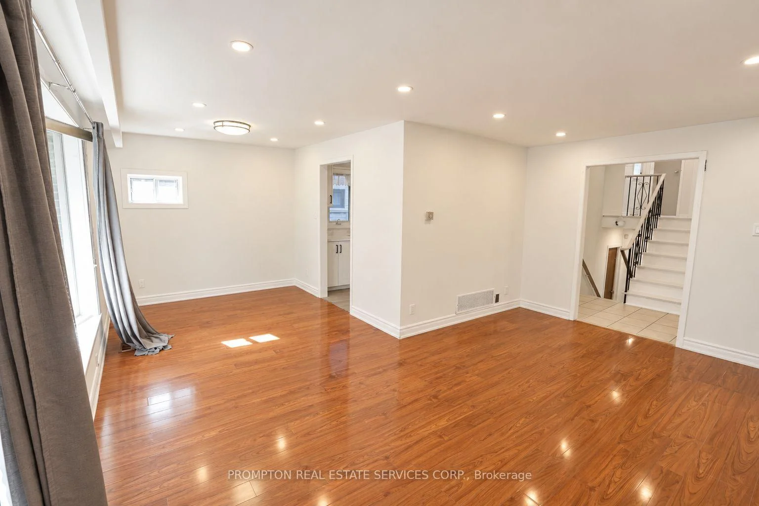 Photo 14 of 25 Lehar Crescent, North York, Hillcrest Village — HOMEH