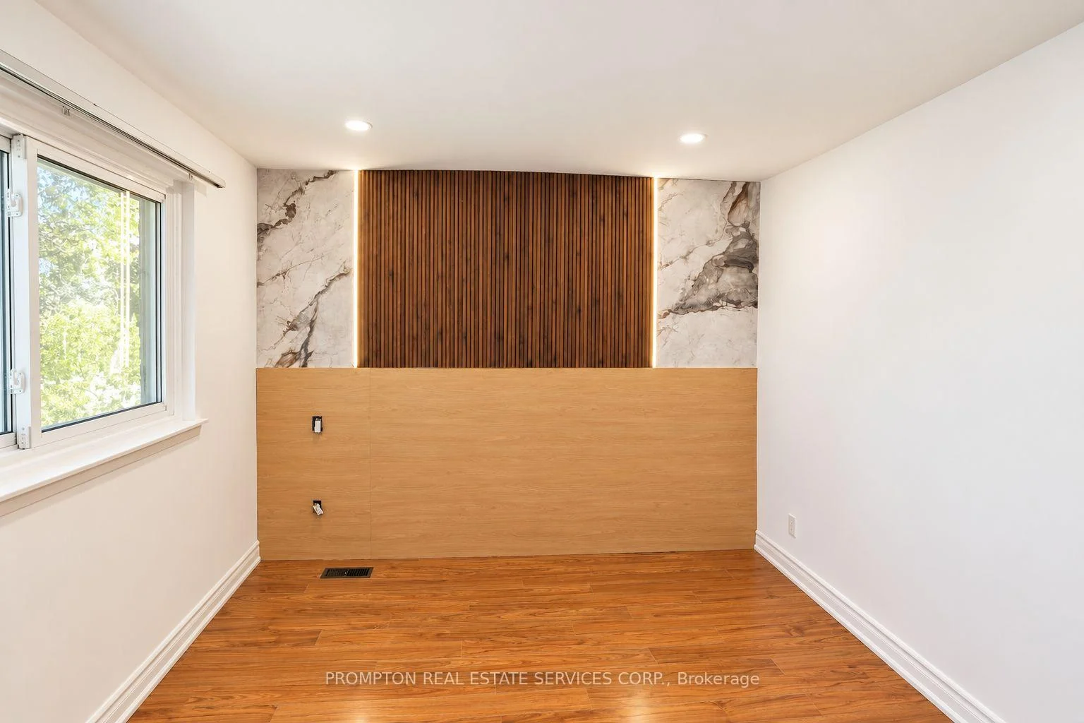 Photo 17 of 25 Lehar Crescent, North York, Hillcrest Village — HOMEH