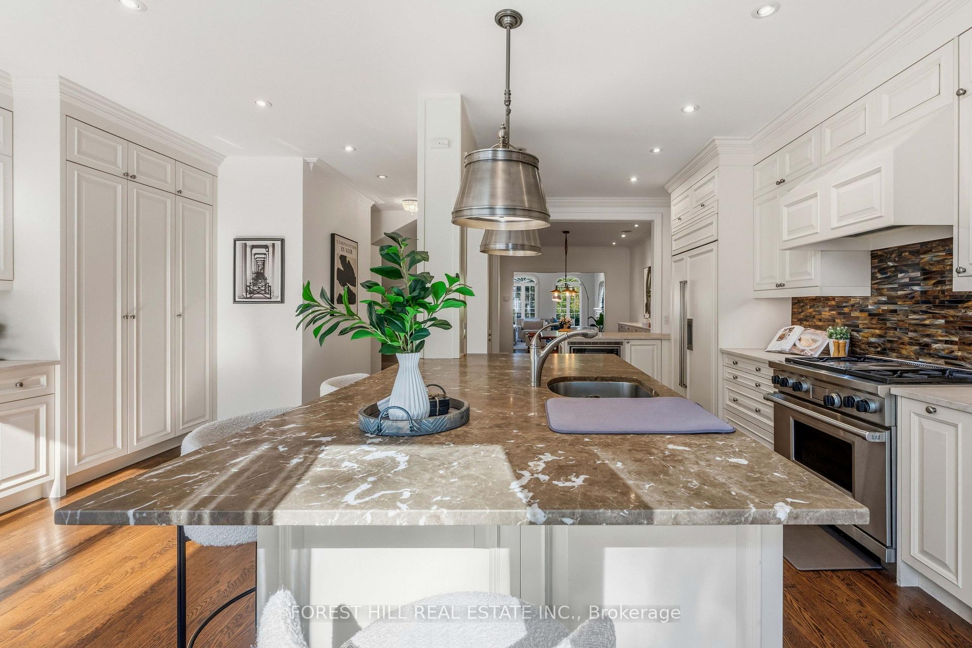 Photo 12 of 45 Heath Street W, Toronto, Yonge-St. Clair — HOMEH