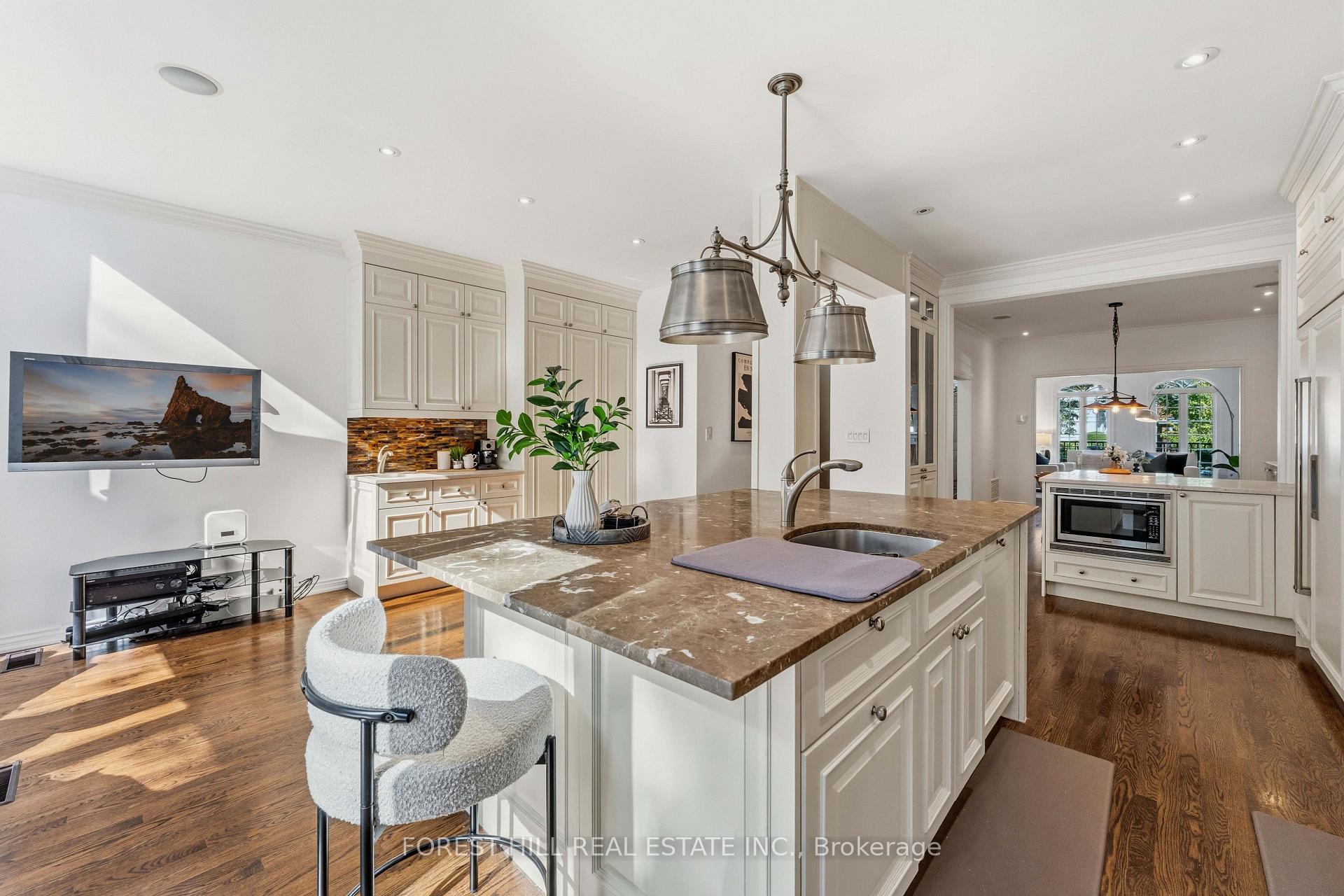 Photo 13 of 45 Heath Street W, Toronto, Yonge-St. Clair — HOMEH