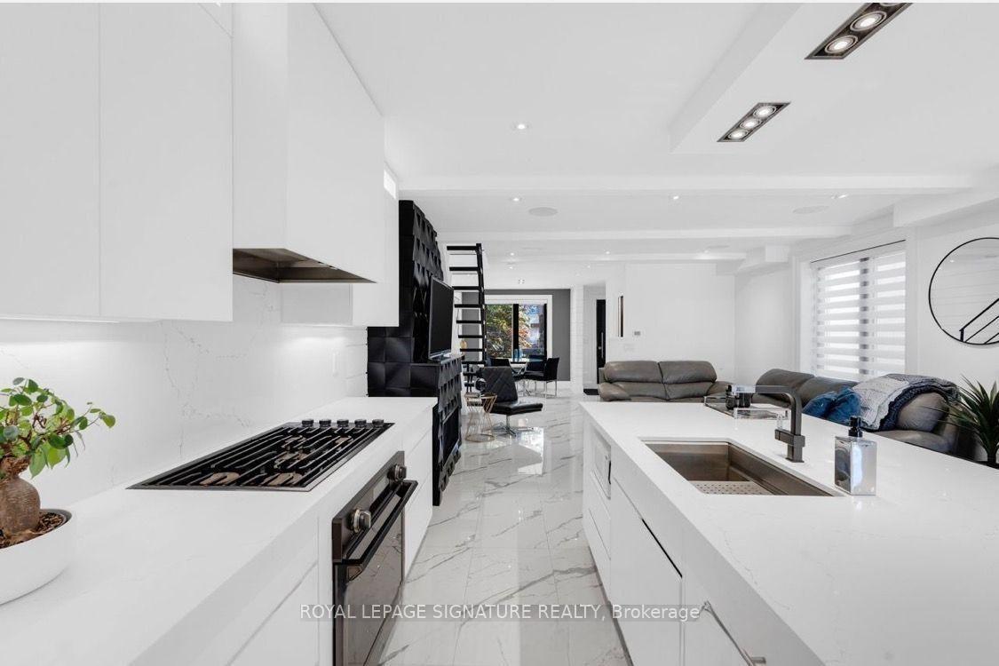 Photo 12 of Unit upper, 58 Carrick Avenue, Toronto, Corso Italia-Davenport — HOMEH