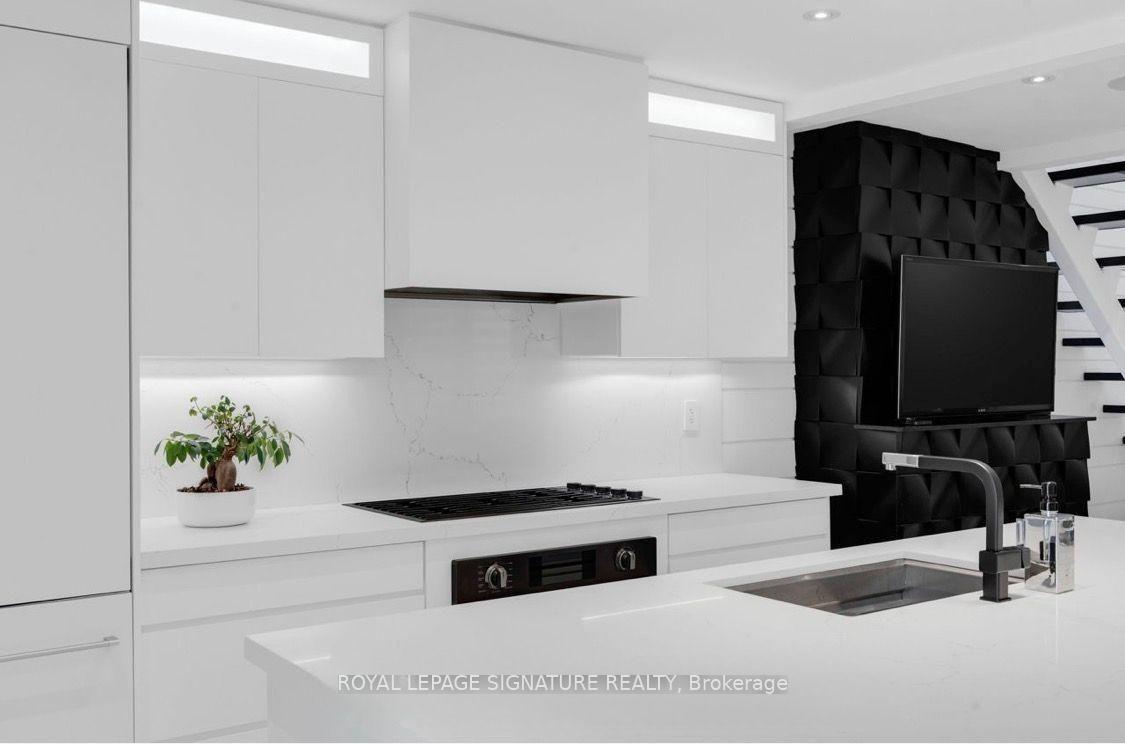 Photo 13 of Unit upper, 58 Carrick Avenue, Toronto, Corso Italia-Davenport — HOMEH