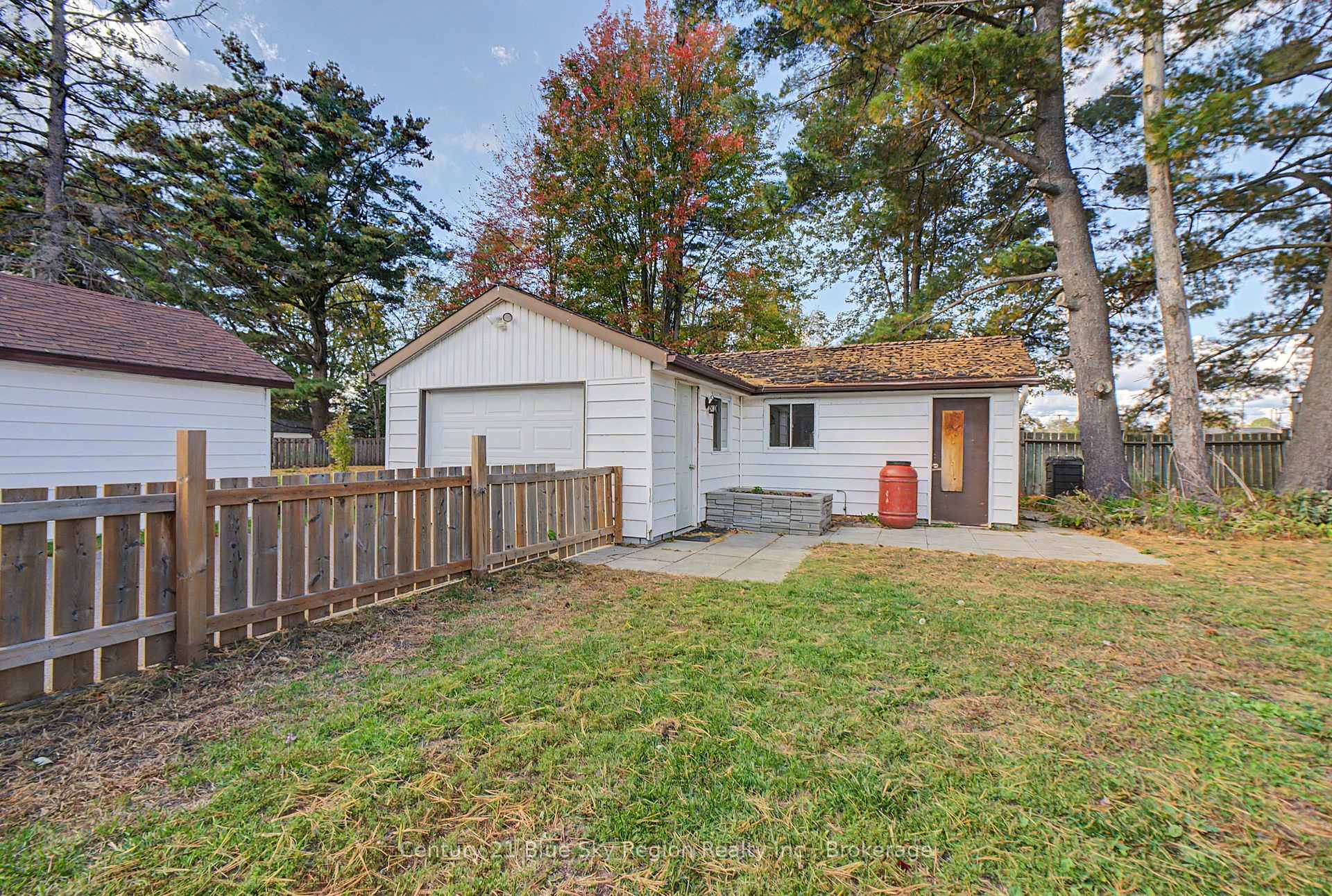 Photo 2 of 32 Marshall Park Drive, North Bay, Ferris — HOMEH