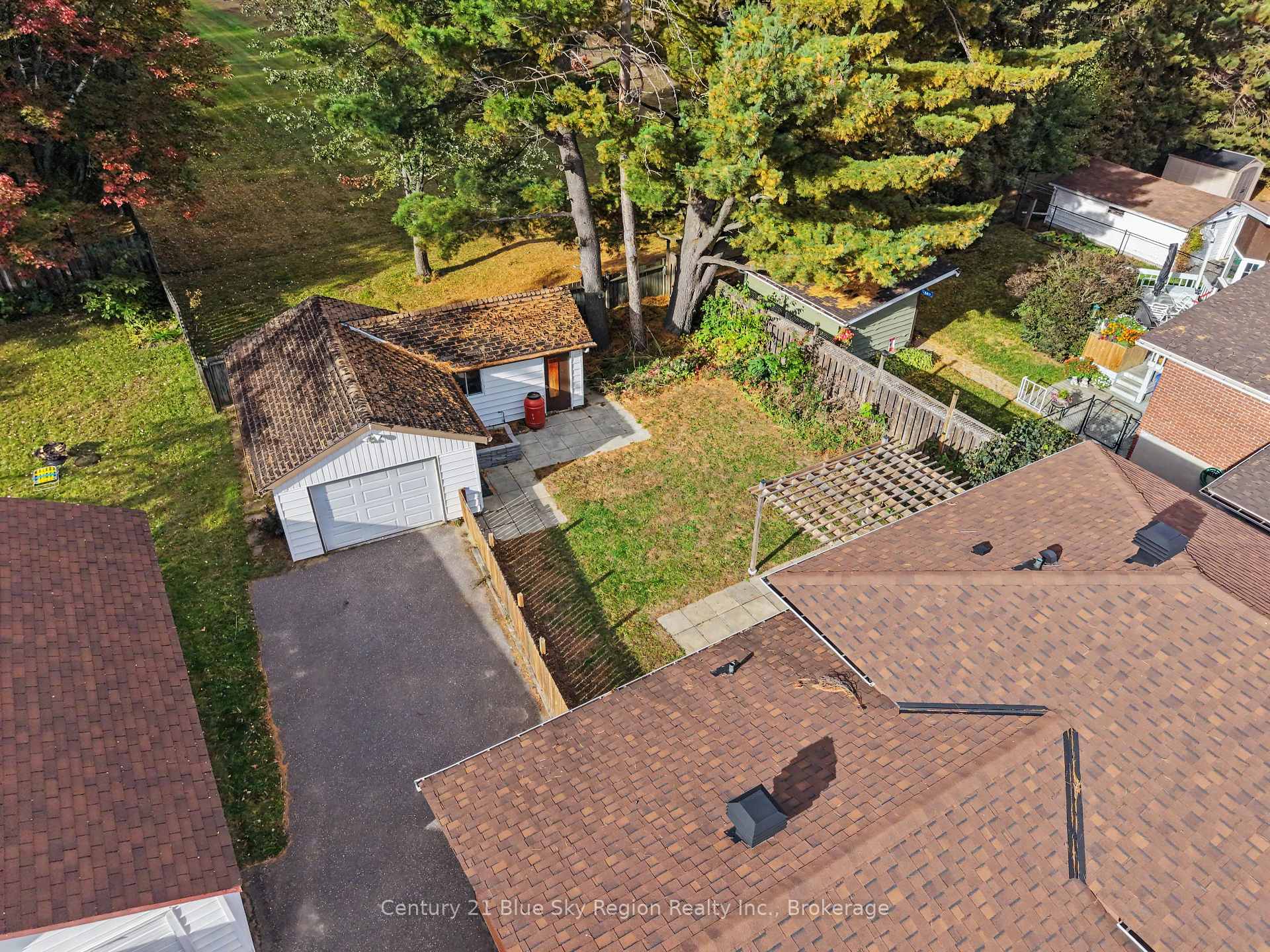 Photo 3 of 32 Marshall Park Drive, North Bay, Ferris — HOMEH