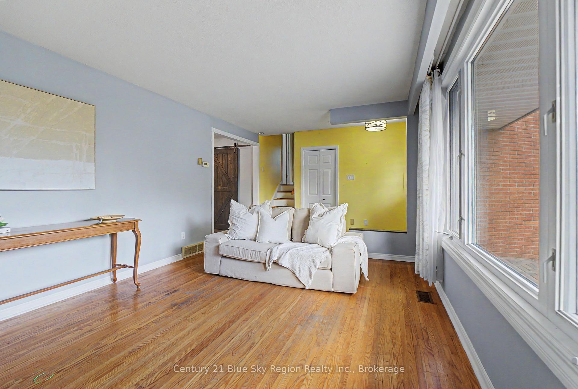 Photo 8 of 32 Marshall Park Drive, North Bay, Ferris — HOMEH
