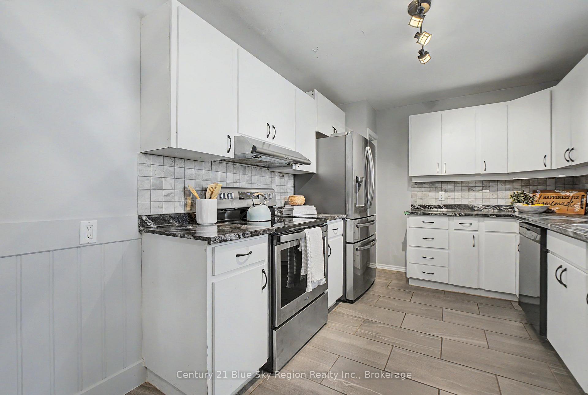Photo 14 of 32 Marshall Park Drive, North Bay, Ferris — HOMEH