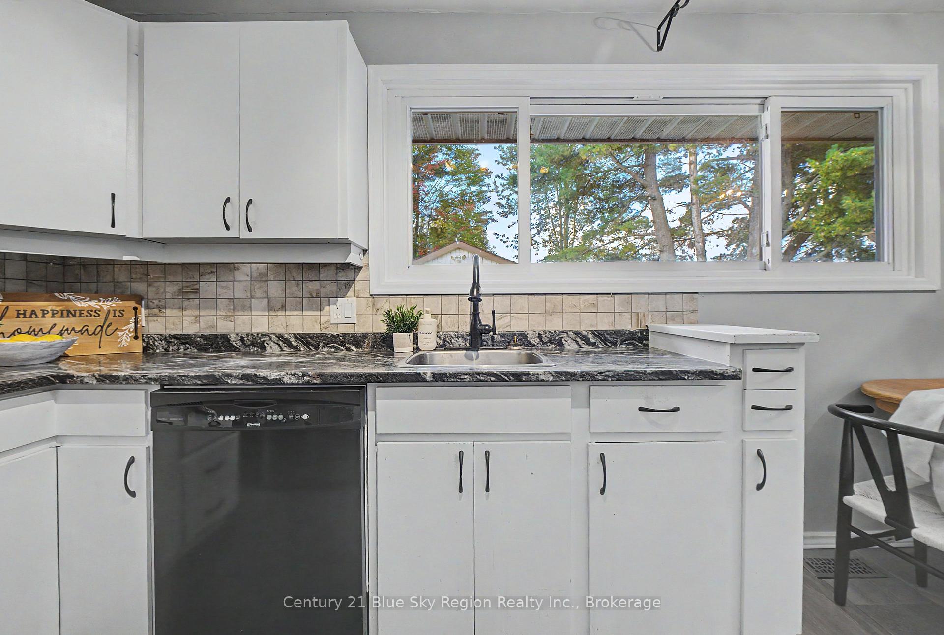 Photo 15 of 32 Marshall Park Drive, North Bay, Ferris — HOMEH