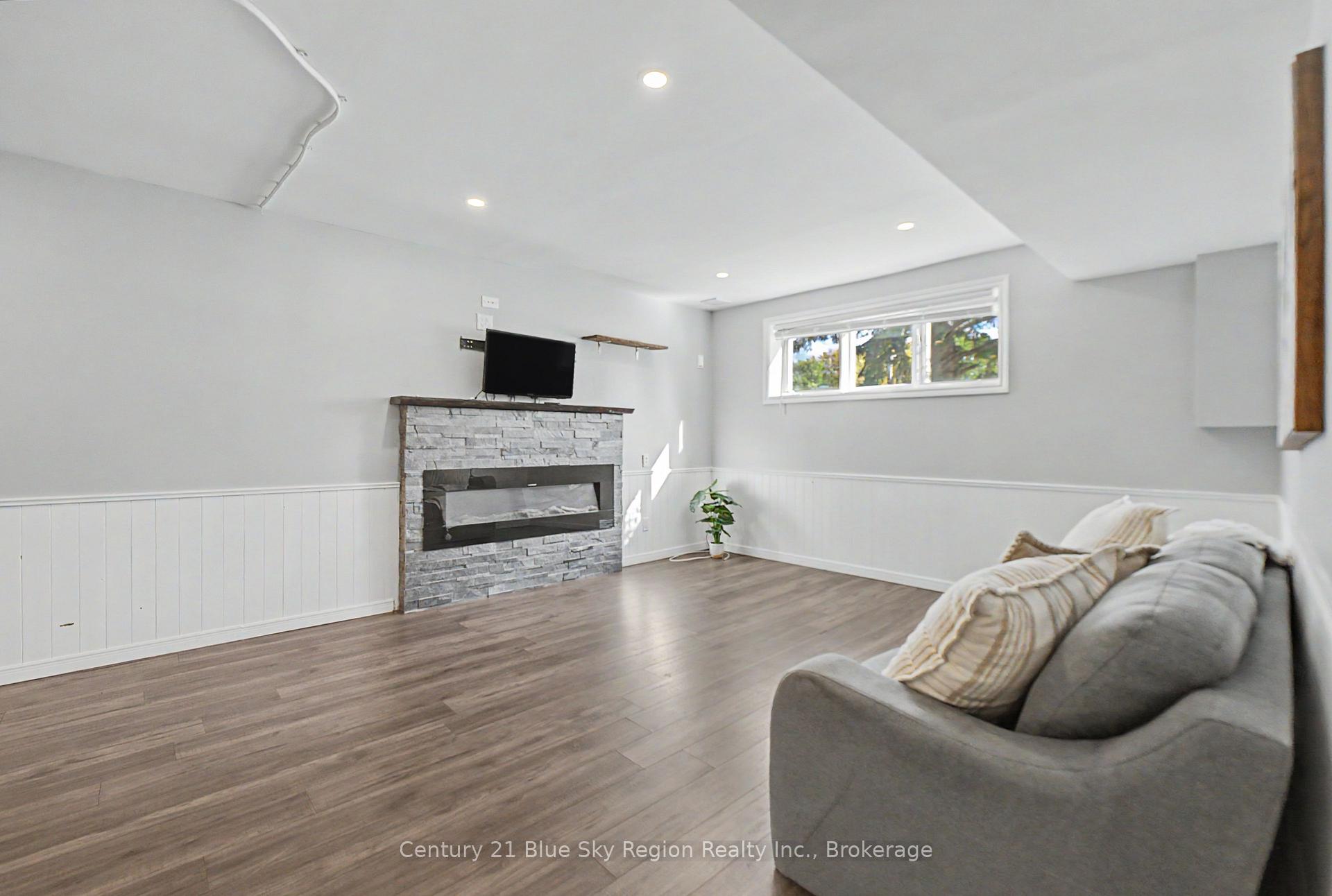 Photo 31 of 32 Marshall Park Drive, North Bay, Ferris — HOMEH