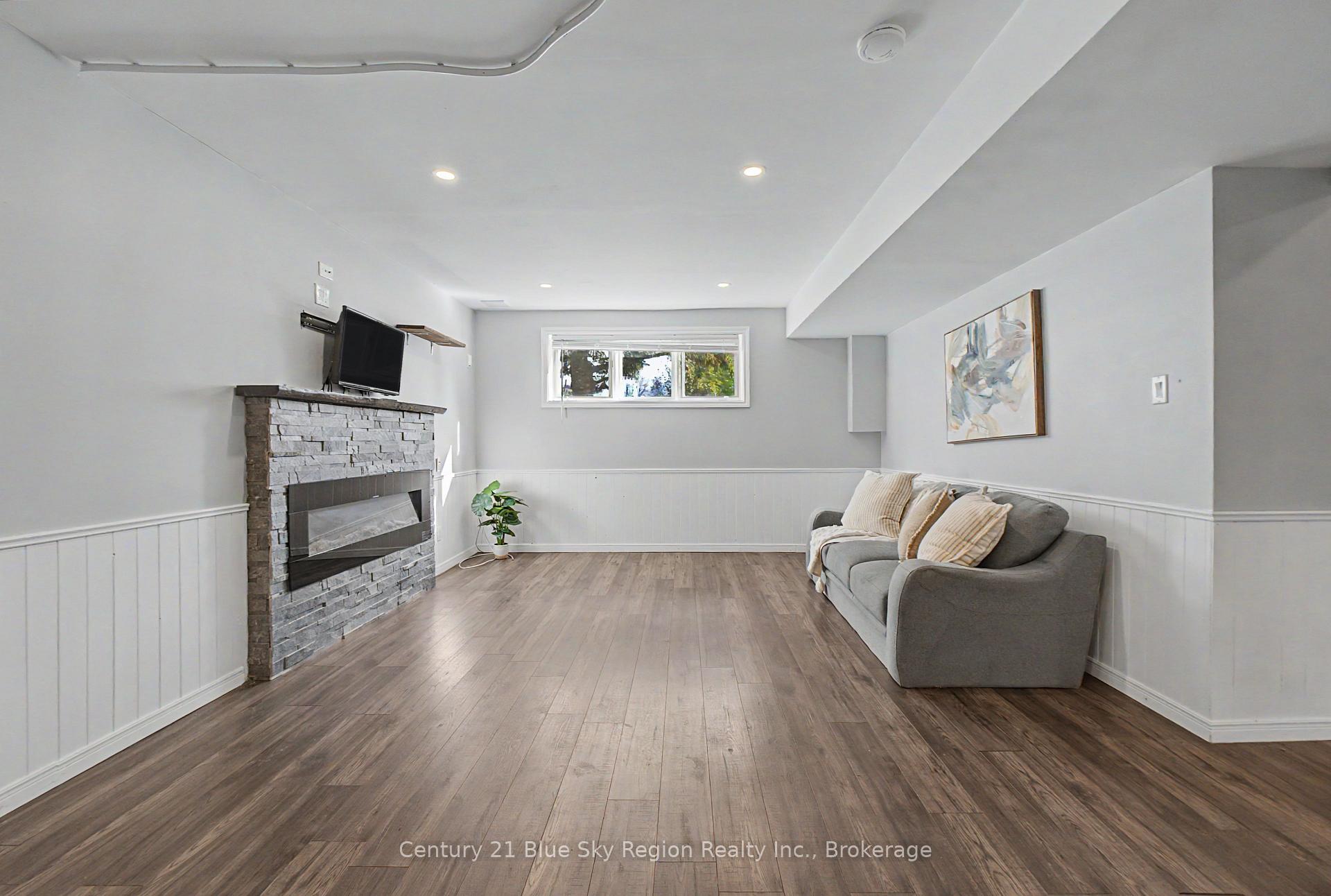 Photo 32 of 32 Marshall Park Drive, North Bay, Ferris — HOMEH