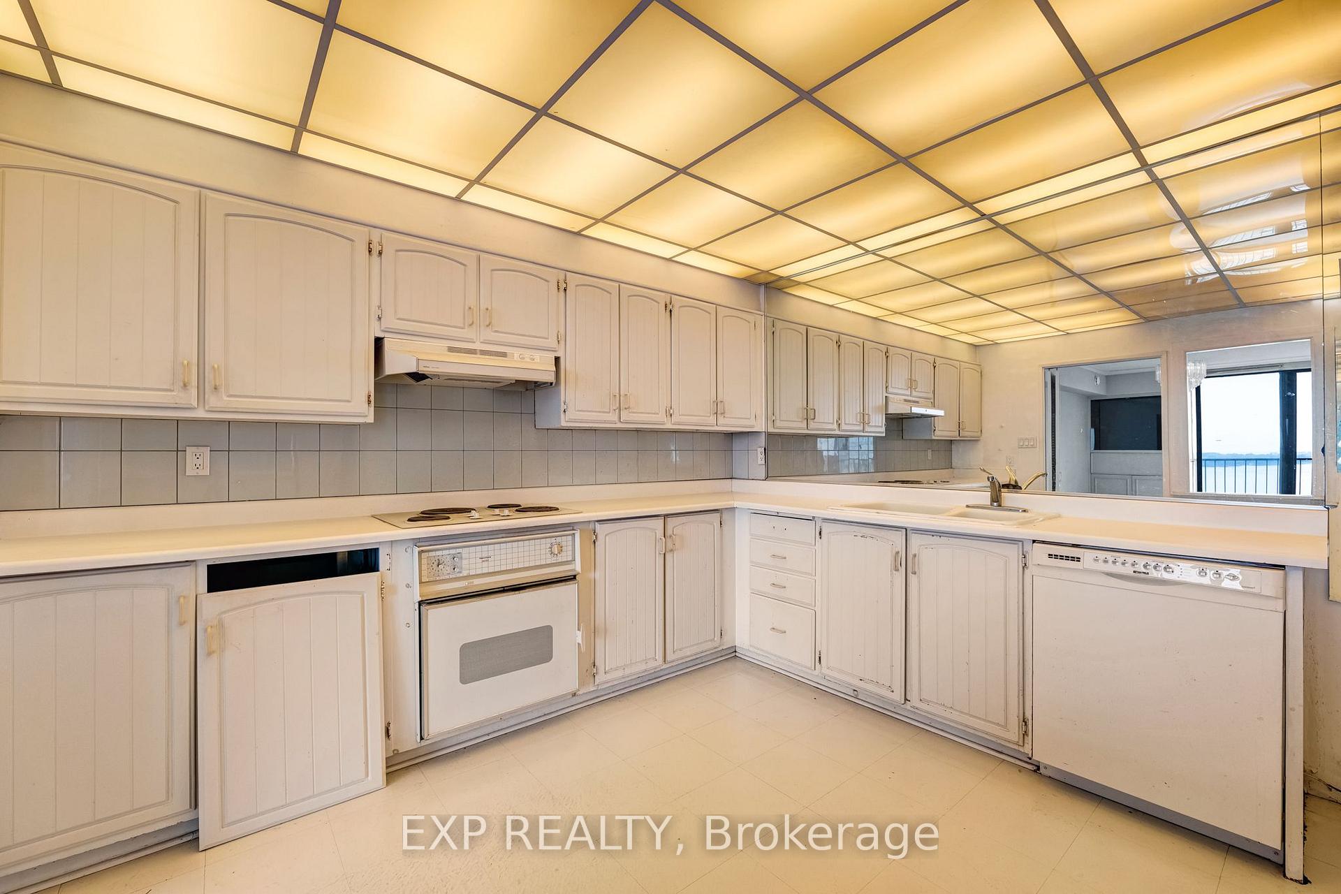 Photo 13 of Unit 1420, 33 Harbour Square, Toronto, Waterfront Communities — HOMEH