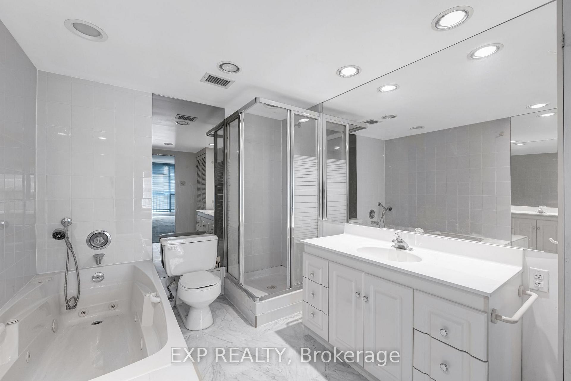 Photo 26 of Unit 1420, 33 Harbour Square, Toronto, Waterfront Communities — HOMEH