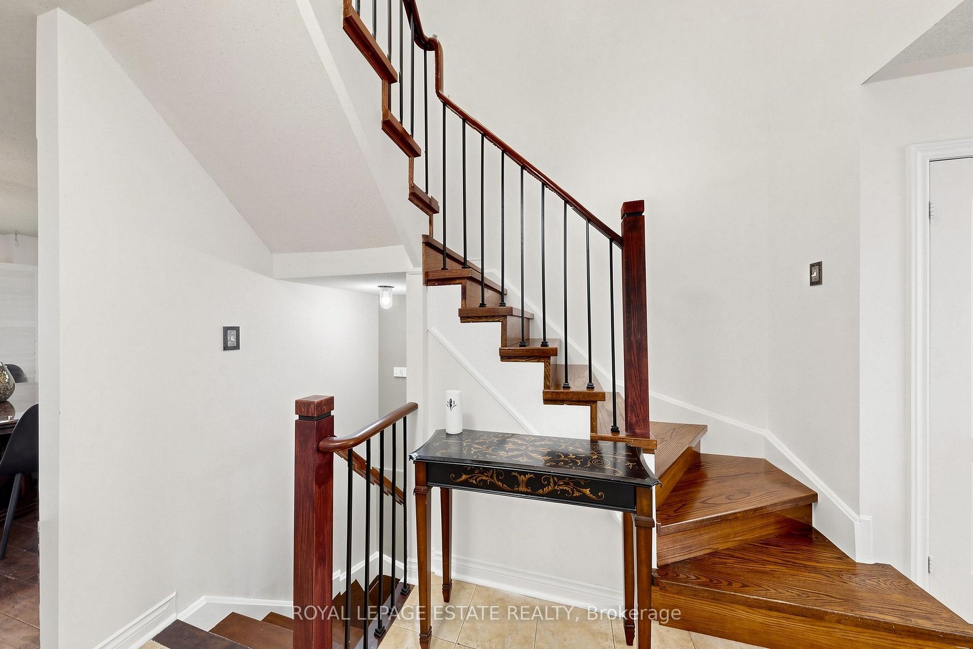 Photo 3 of 10 Dooley Crescent, Ajax, Northwest Ajax — HOMEH