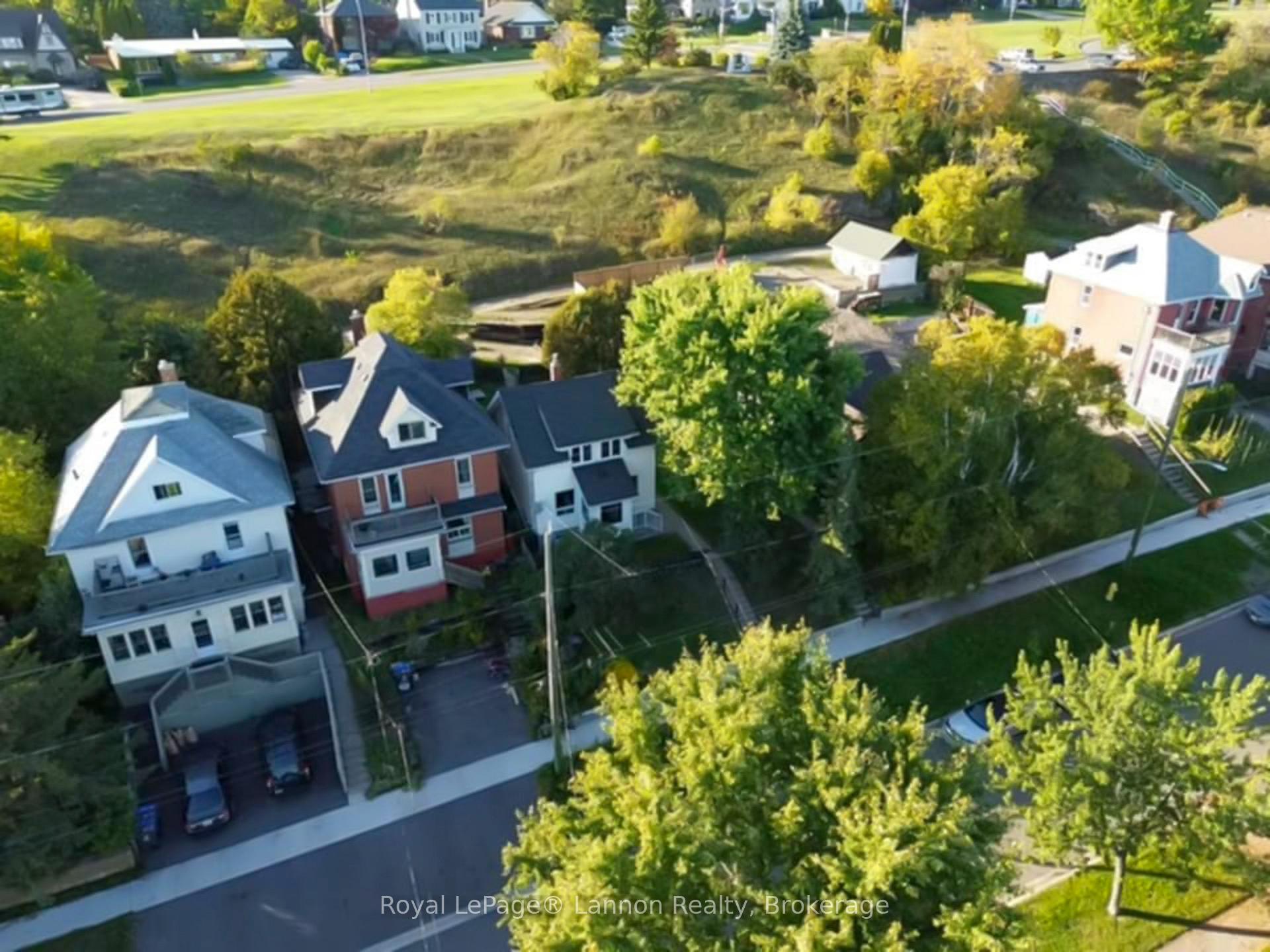 Photo 2 of 16 Crown Street, Thunder Bay, Court / Cumberland — HOMEH