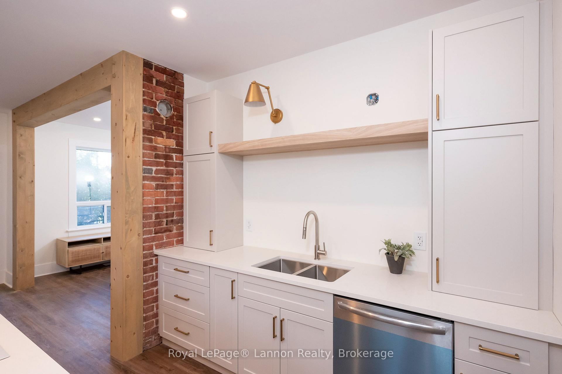 Photo 13 of 16 Crown Street, Thunder Bay, Court / Cumberland — HOMEH