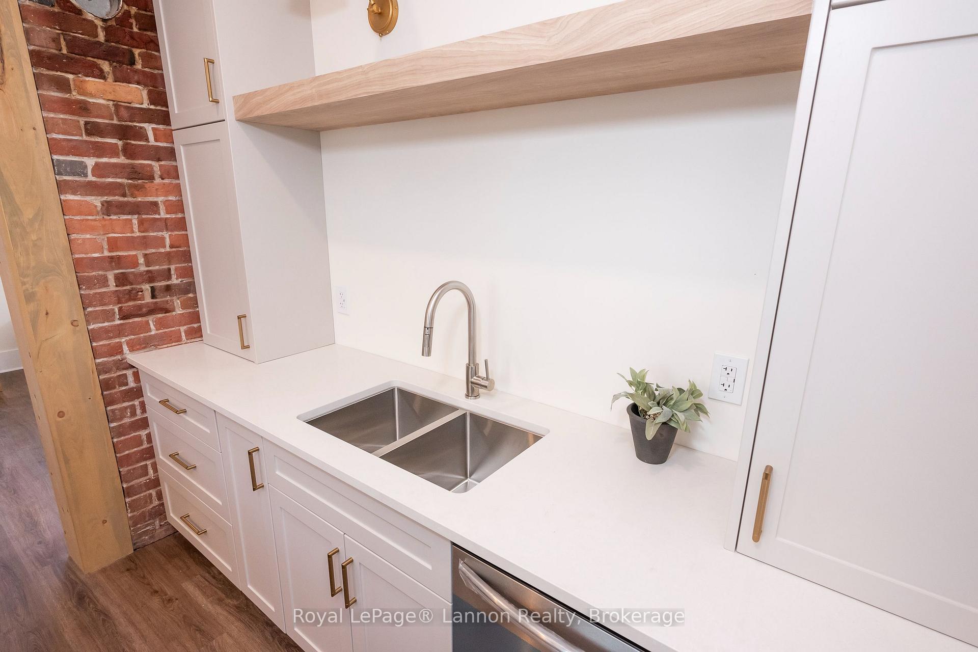 Photo 14 of 16 Crown Street, Thunder Bay, Court / Cumberland — HOMEH