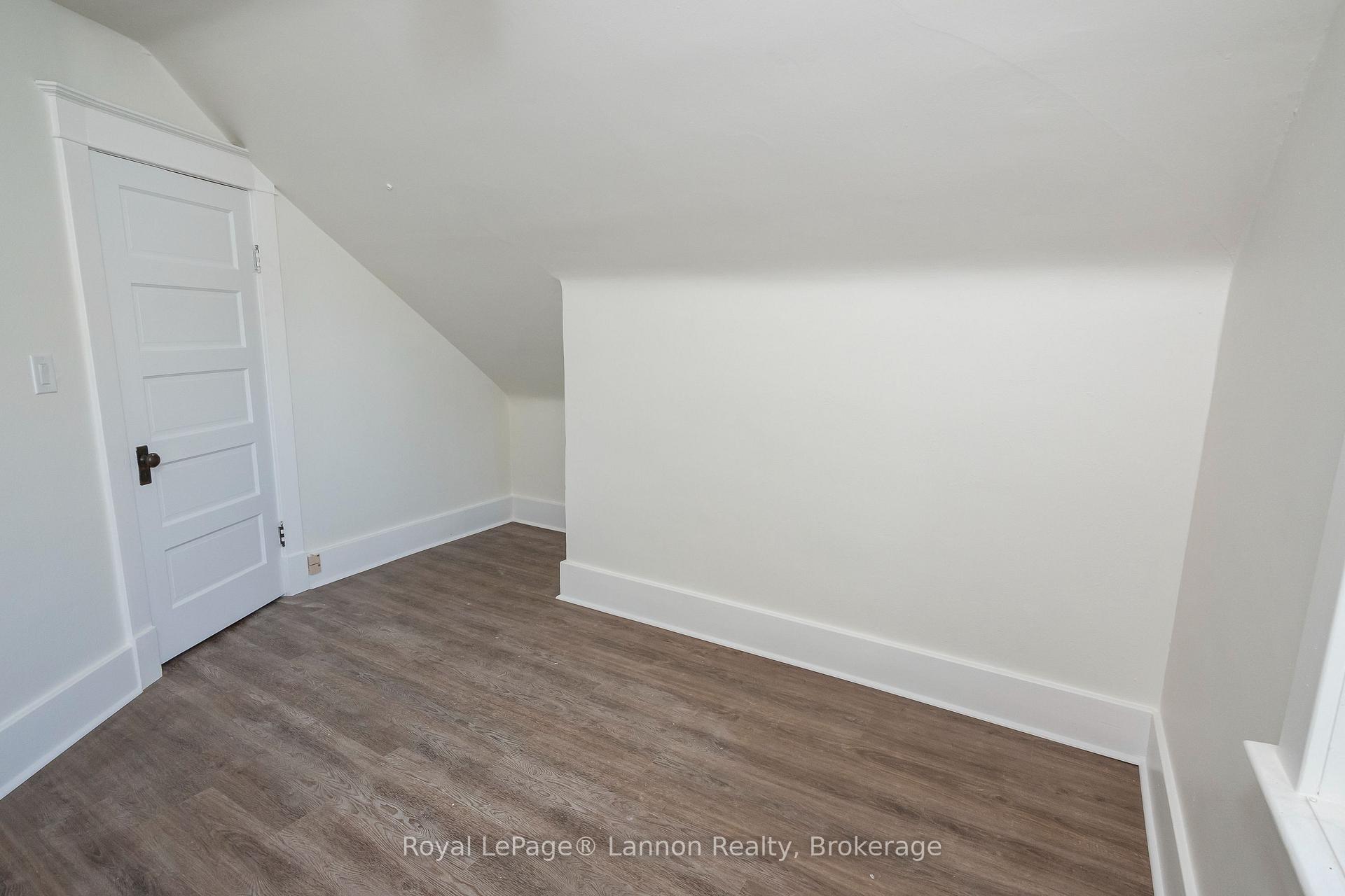 Photo 17 of 16 Crown Street, Thunder Bay, Court / Cumberland — HOMEH