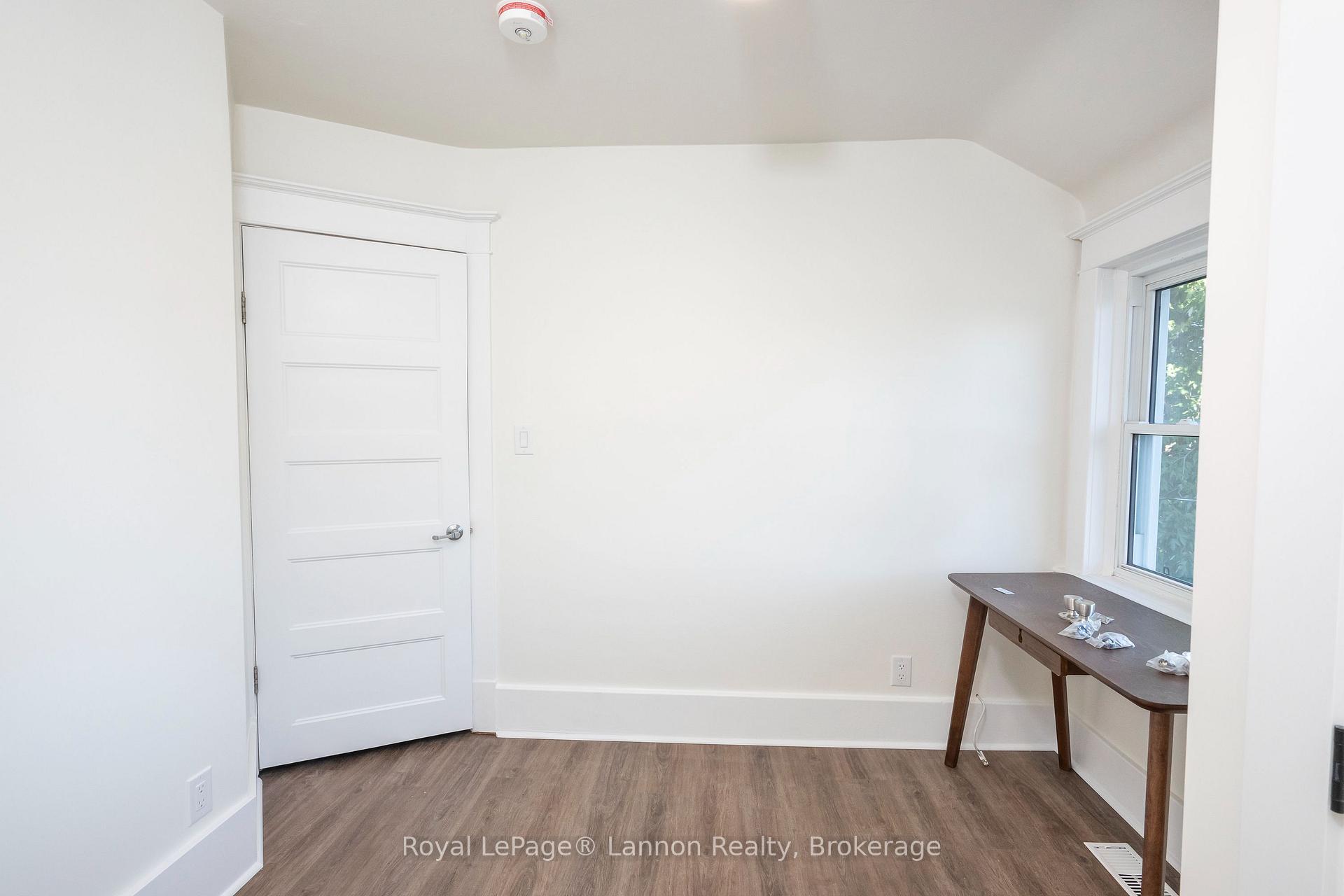 Photo 18 of 16 Crown Street, Thunder Bay, Court / Cumberland — HOMEH