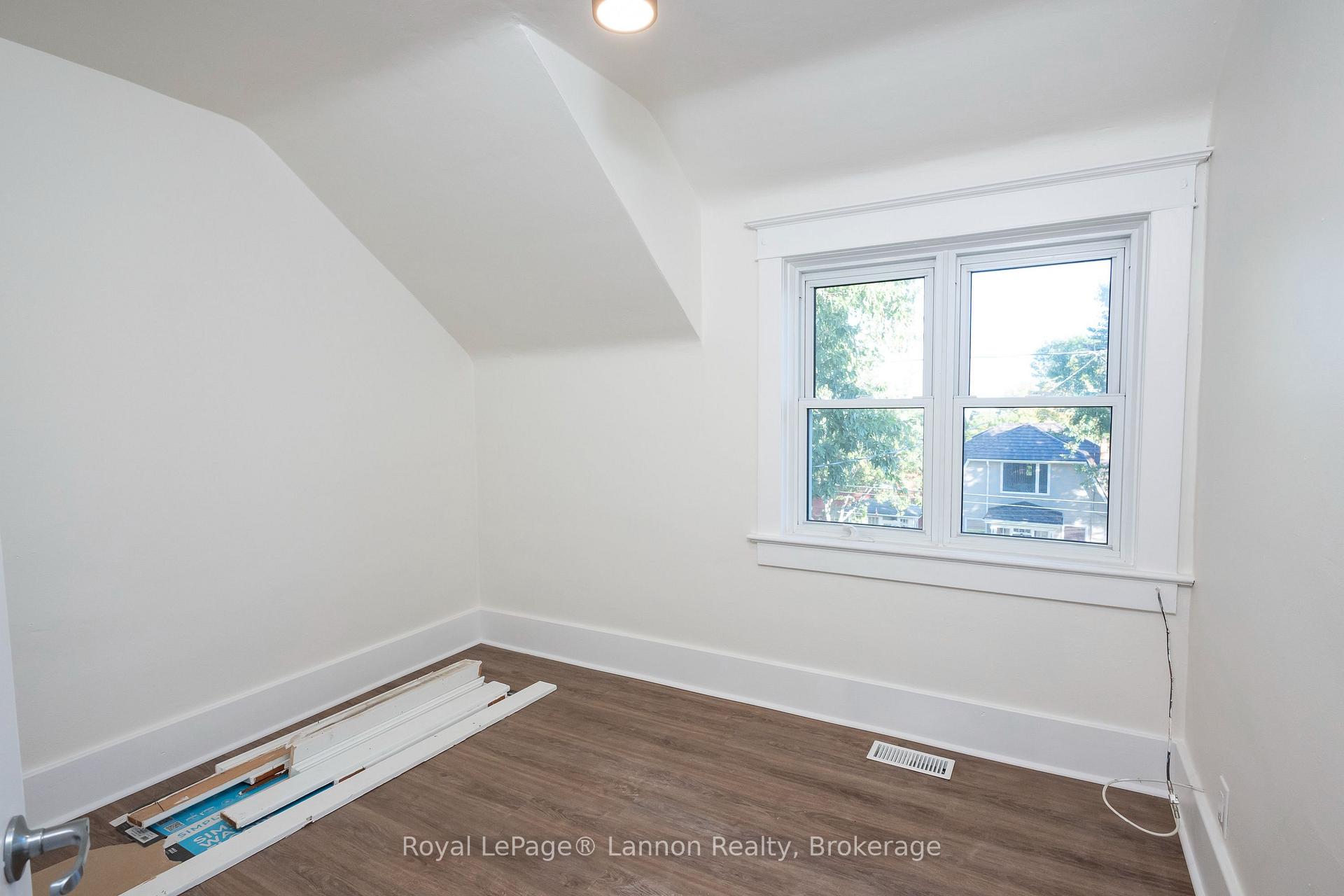 Photo 19 of 16 Crown Street, Thunder Bay, Court / Cumberland — HOMEH