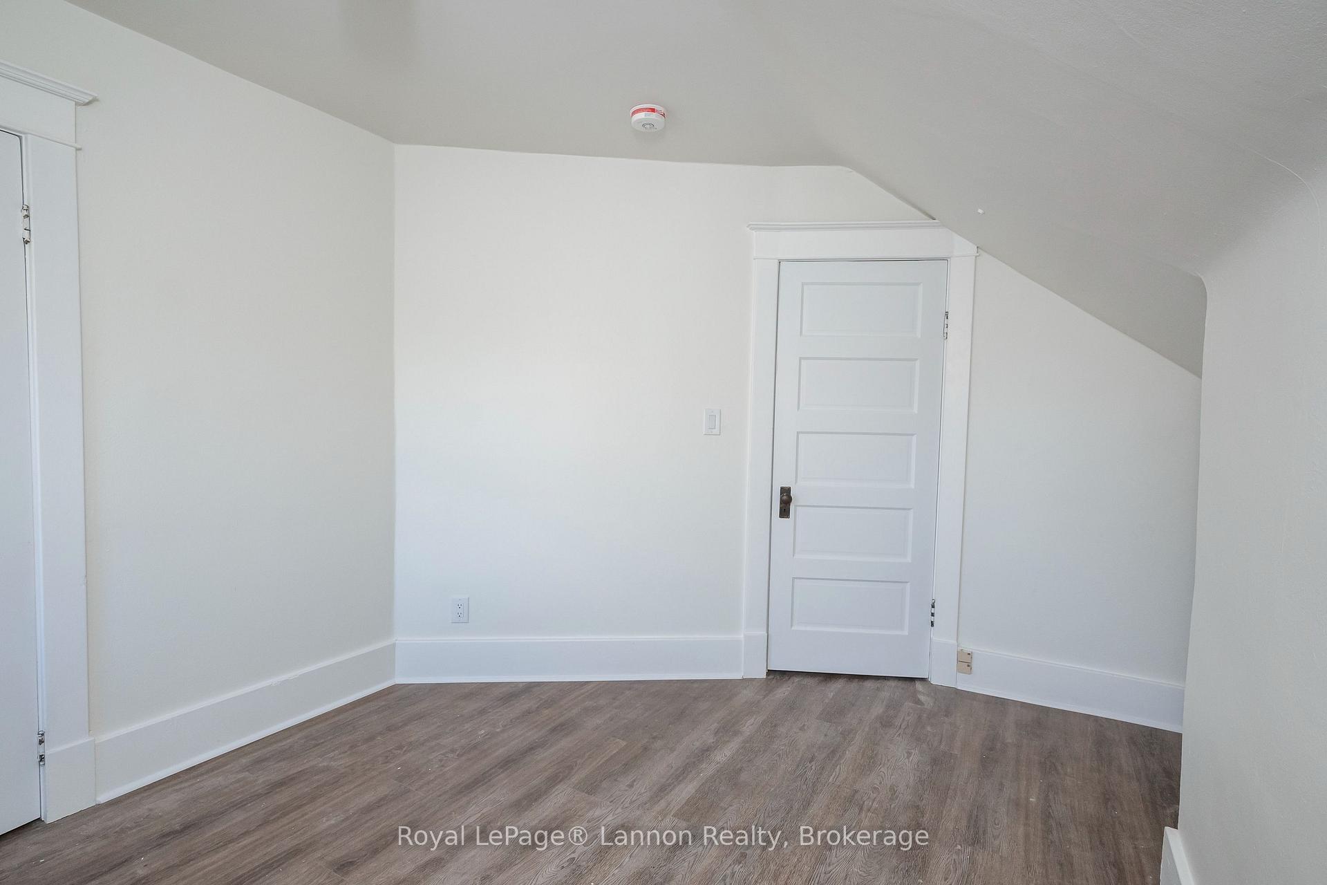 Photo 20 of 16 Crown Street, Thunder Bay, Court / Cumberland — HOMEH