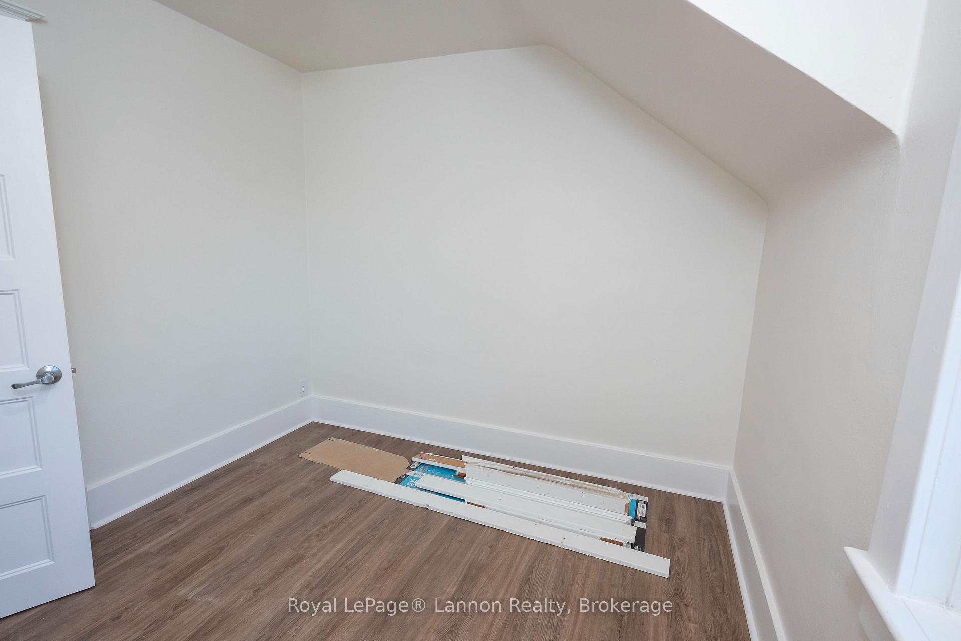 Photo 21 of 16 Crown Street, Thunder Bay, Court / Cumberland — HOMEH