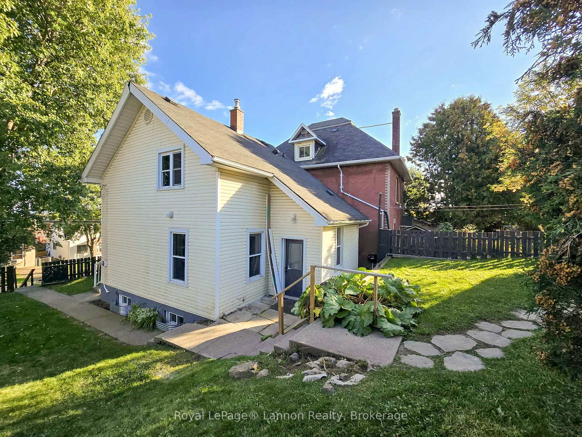Photo 33 of 16 Crown Street, Thunder Bay, Court / Cumberland — HOMEH