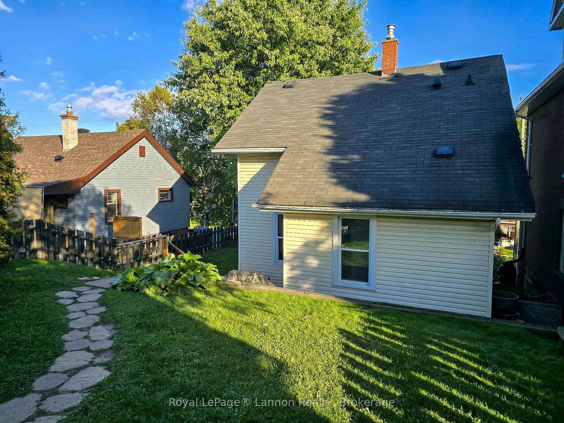Photo 36 of 16 Crown Street, Thunder Bay, Court / Cumberland — HOMEH