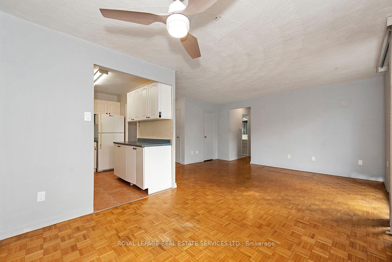 Photo 13 of Unit 305, 385 Browns Line, Etobicoke, Alderwood — HOMEH