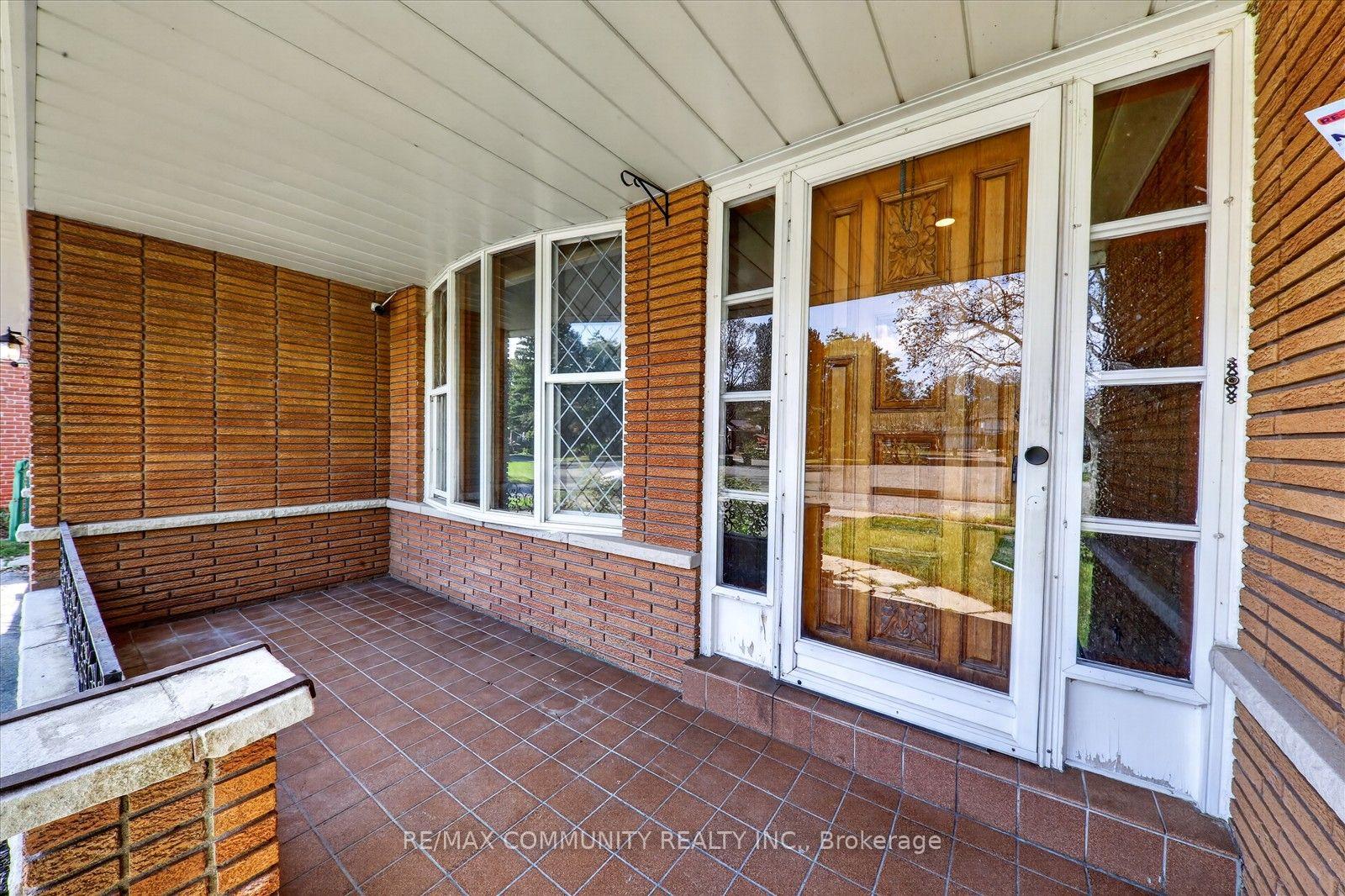 Photo 4 of 10 Tanya Place, Scarborough, Agincourt South-Malvern West — HOMEH