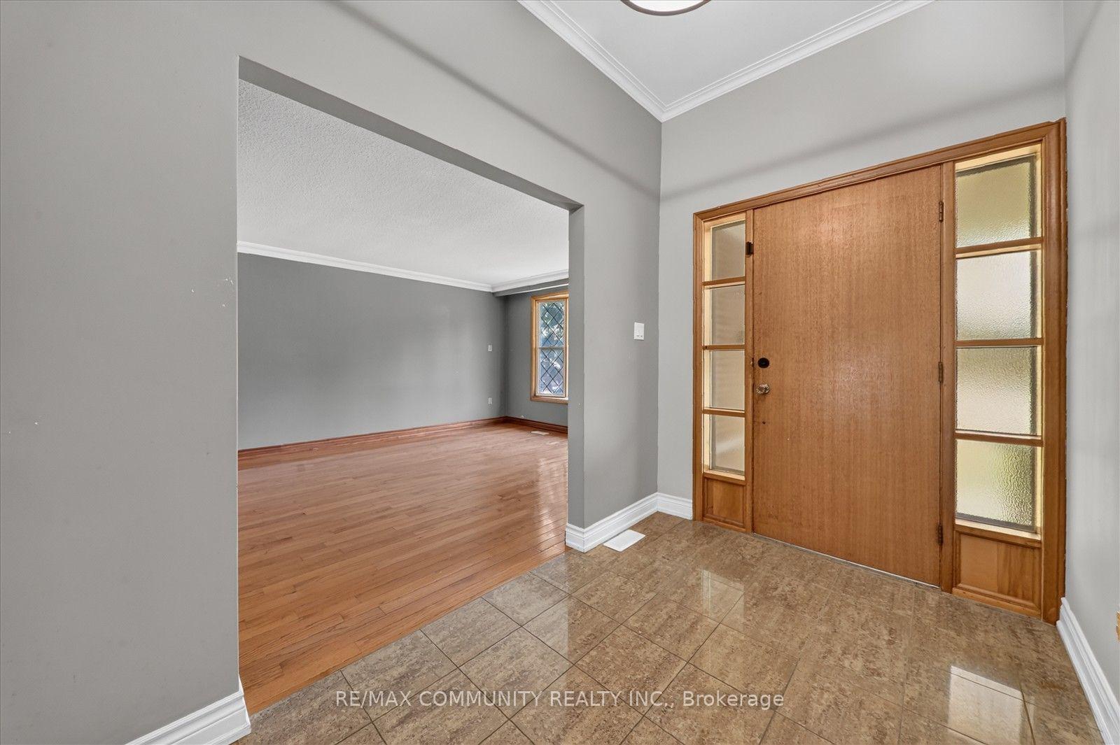 Photo 5 of 10 Tanya Place, Scarborough, Agincourt South-Malvern West — HOMEH