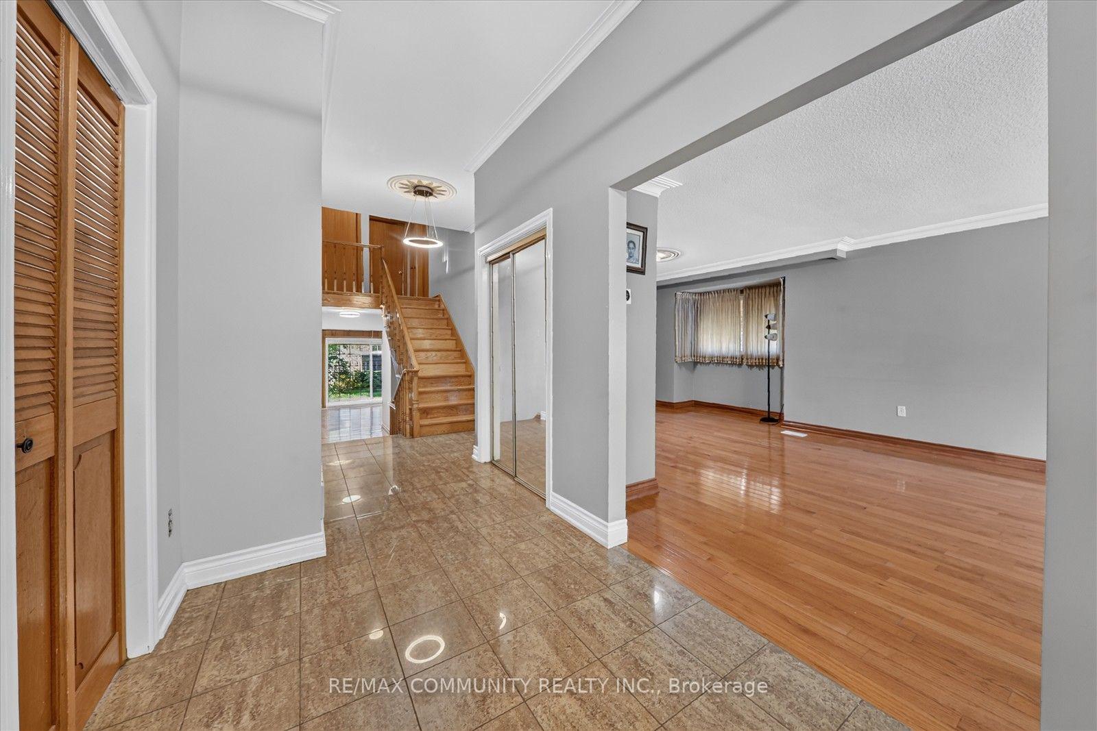 Photo 6 of 10 Tanya Place, Scarborough, Agincourt South-Malvern West — HOMEH