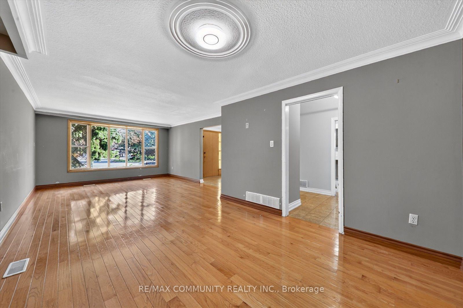 Photo 8 of 10 Tanya Place, Scarborough, Agincourt South-Malvern West — HOMEH