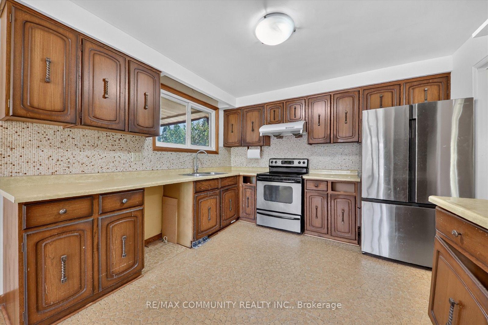 Photo 12 of 10 Tanya Place, Scarborough, Agincourt South-Malvern West — HOMEH