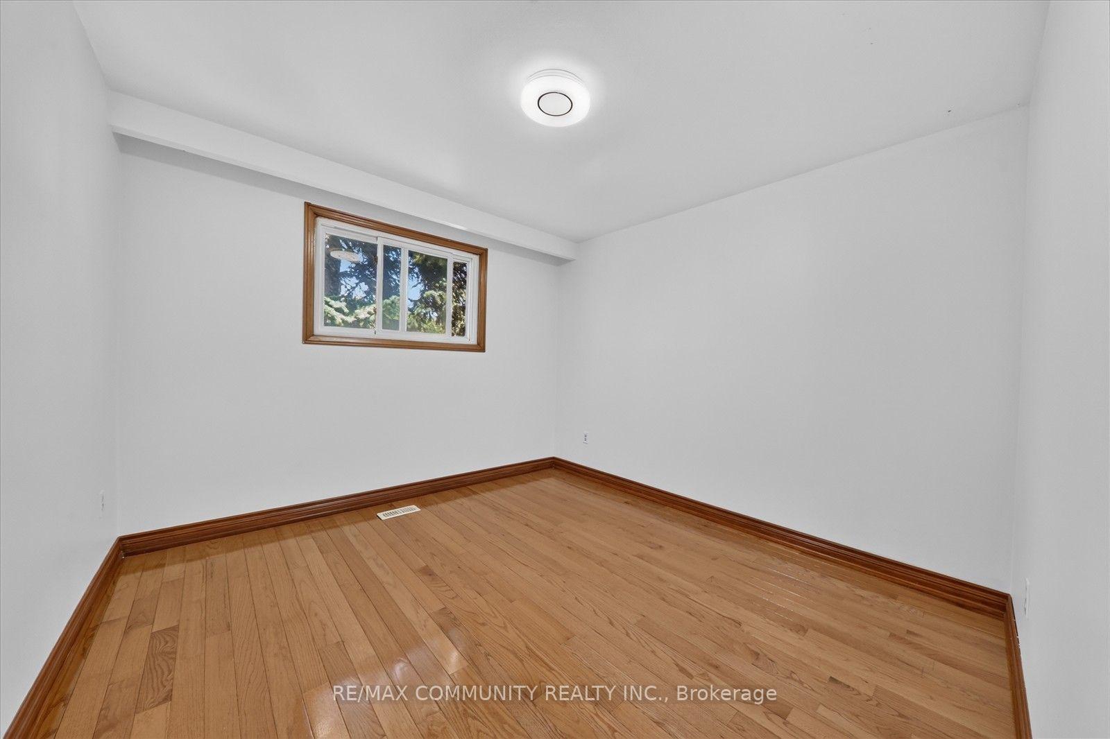 Photo 14 of 10 Tanya Place, Scarborough, Agincourt South-Malvern West — HOMEH
