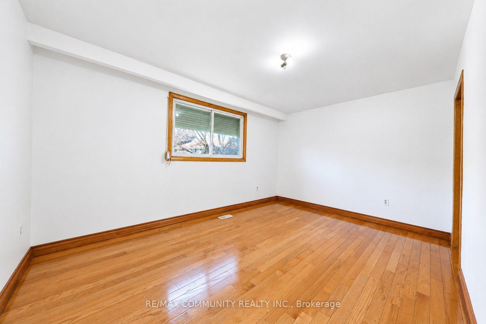 Photo 16 of 10 Tanya Place, Scarborough, Agincourt South-Malvern West — HOMEH