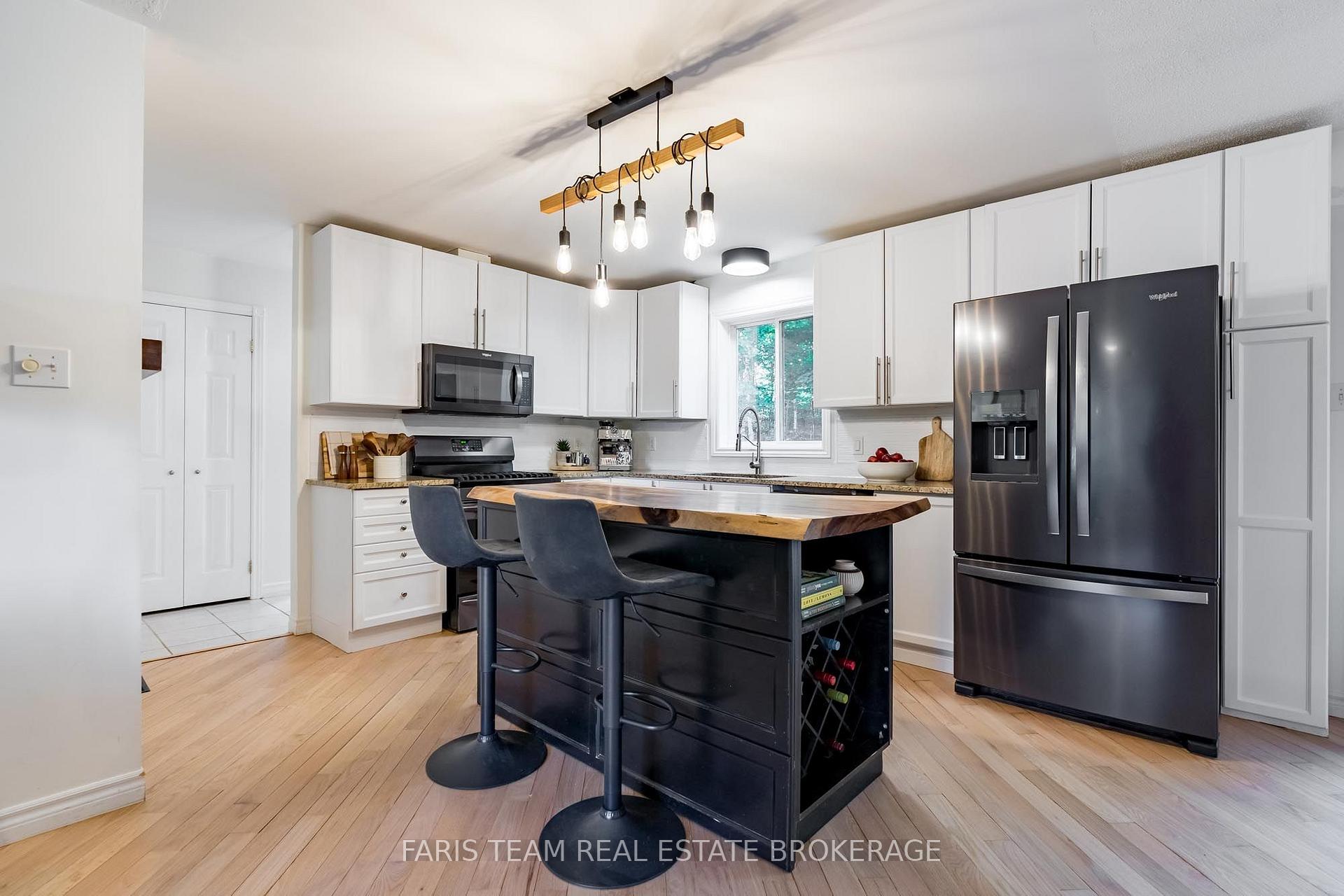 Photo 5 of 55 Davenport Drive, Springwater, Hillsdale — HOMEH