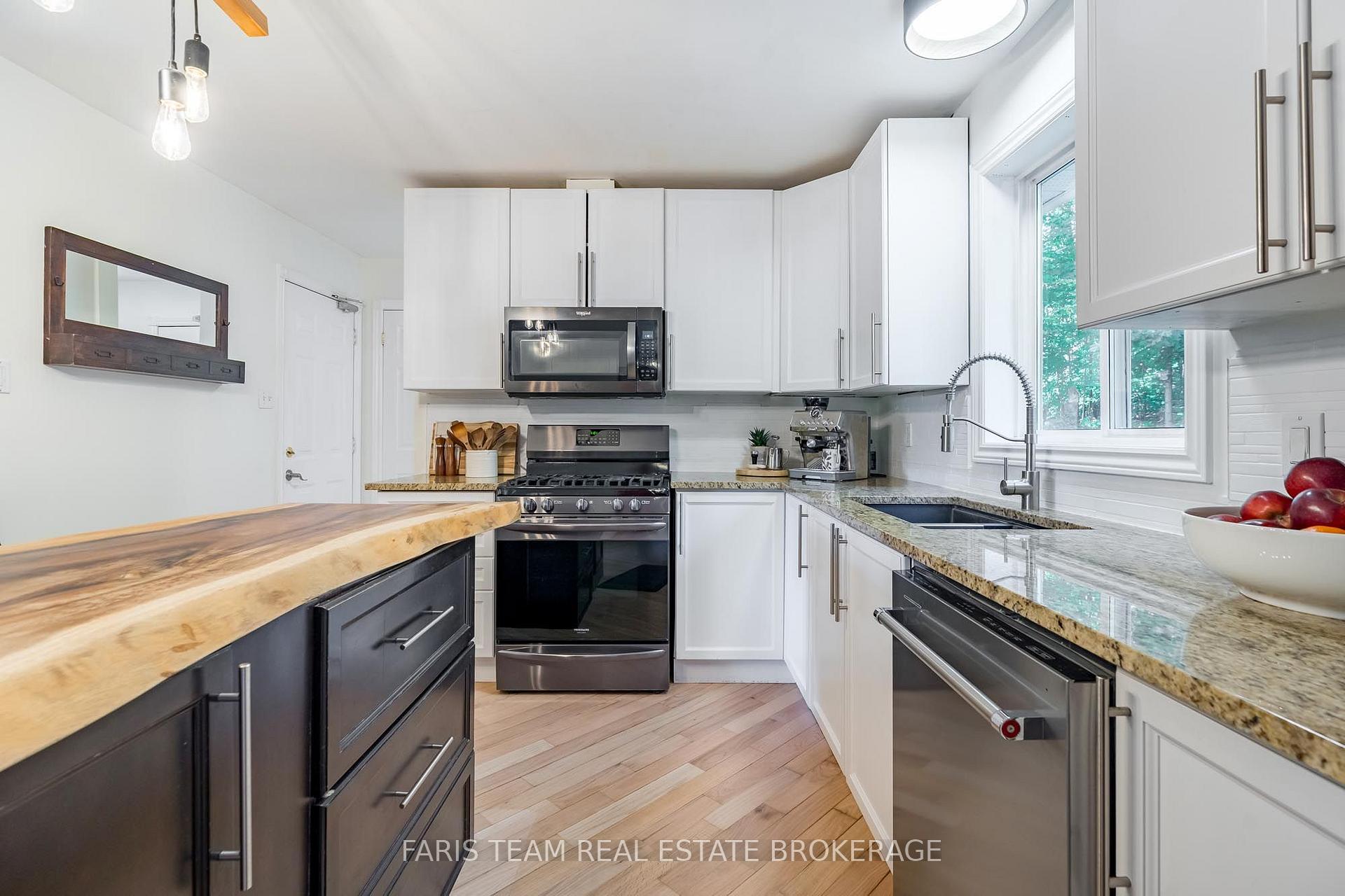 Photo 6 of 55 Davenport Drive, Springwater, Hillsdale — HOMEH