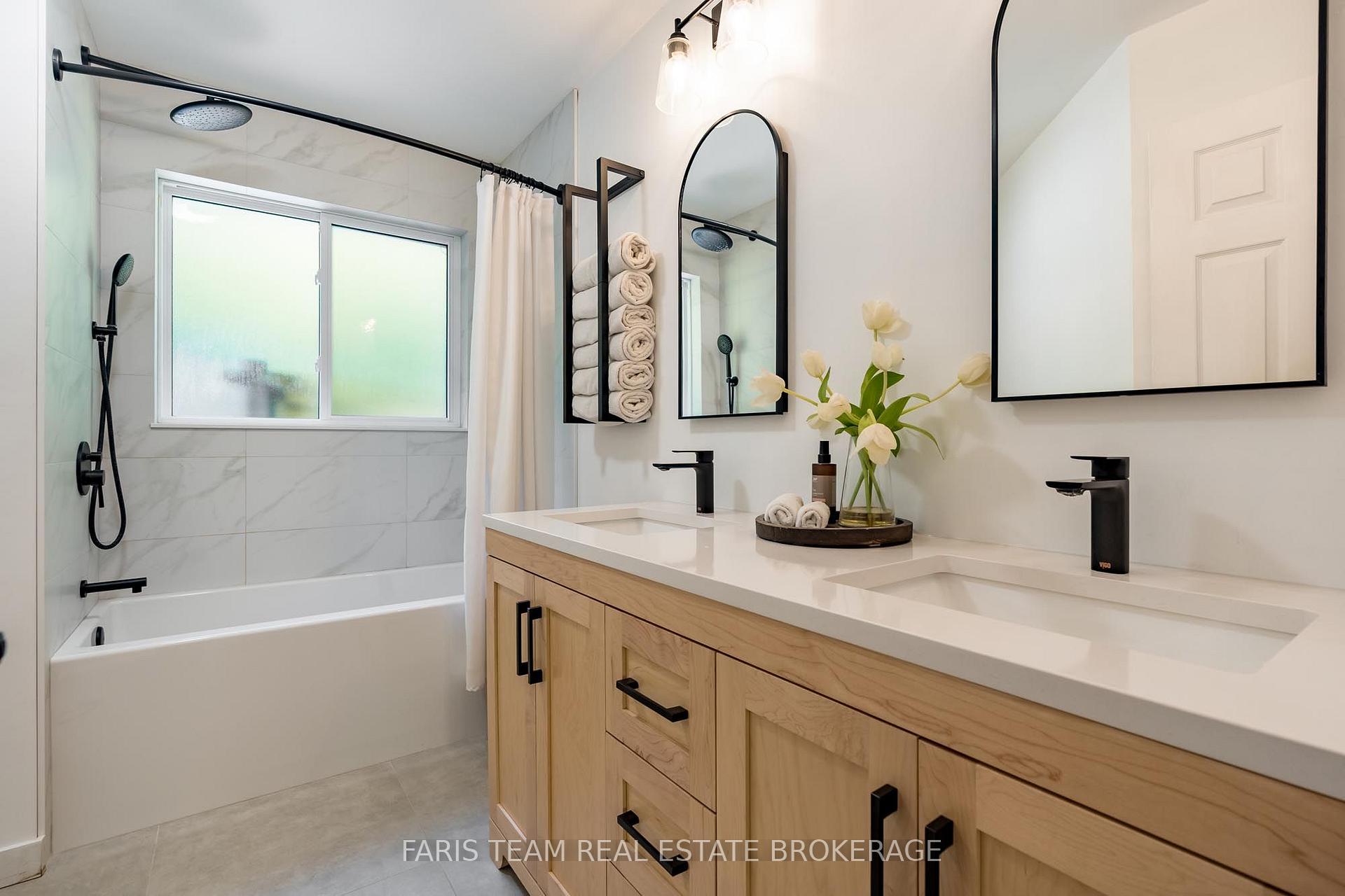 Photo 12 of 55 Davenport Drive, Springwater, Hillsdale — HOMEH