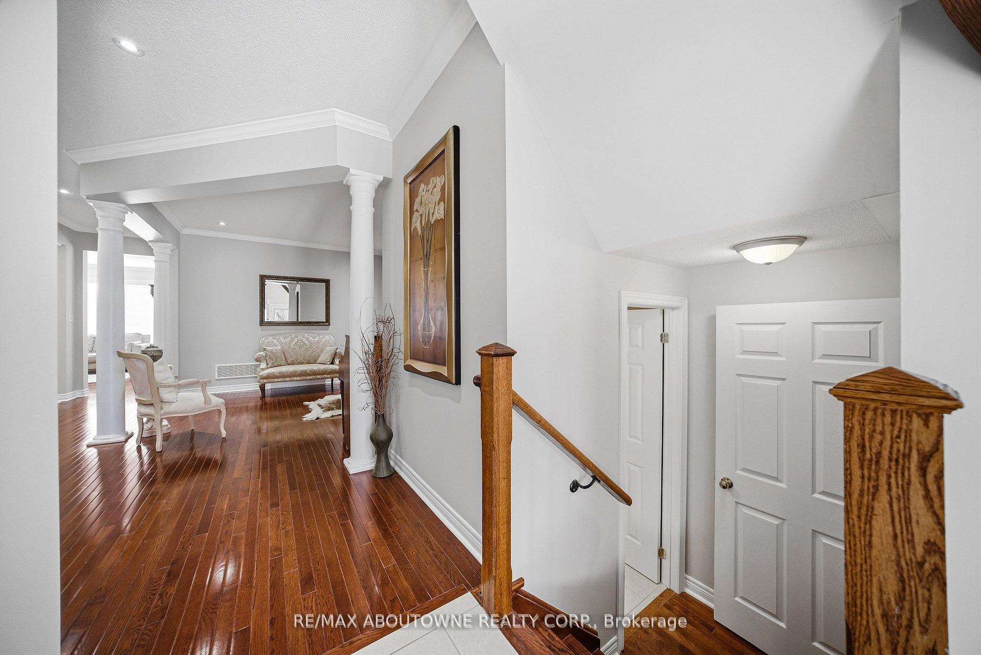 Photo 4 of 884 Stoutt Crescent, Milton, Coates — HOMEH