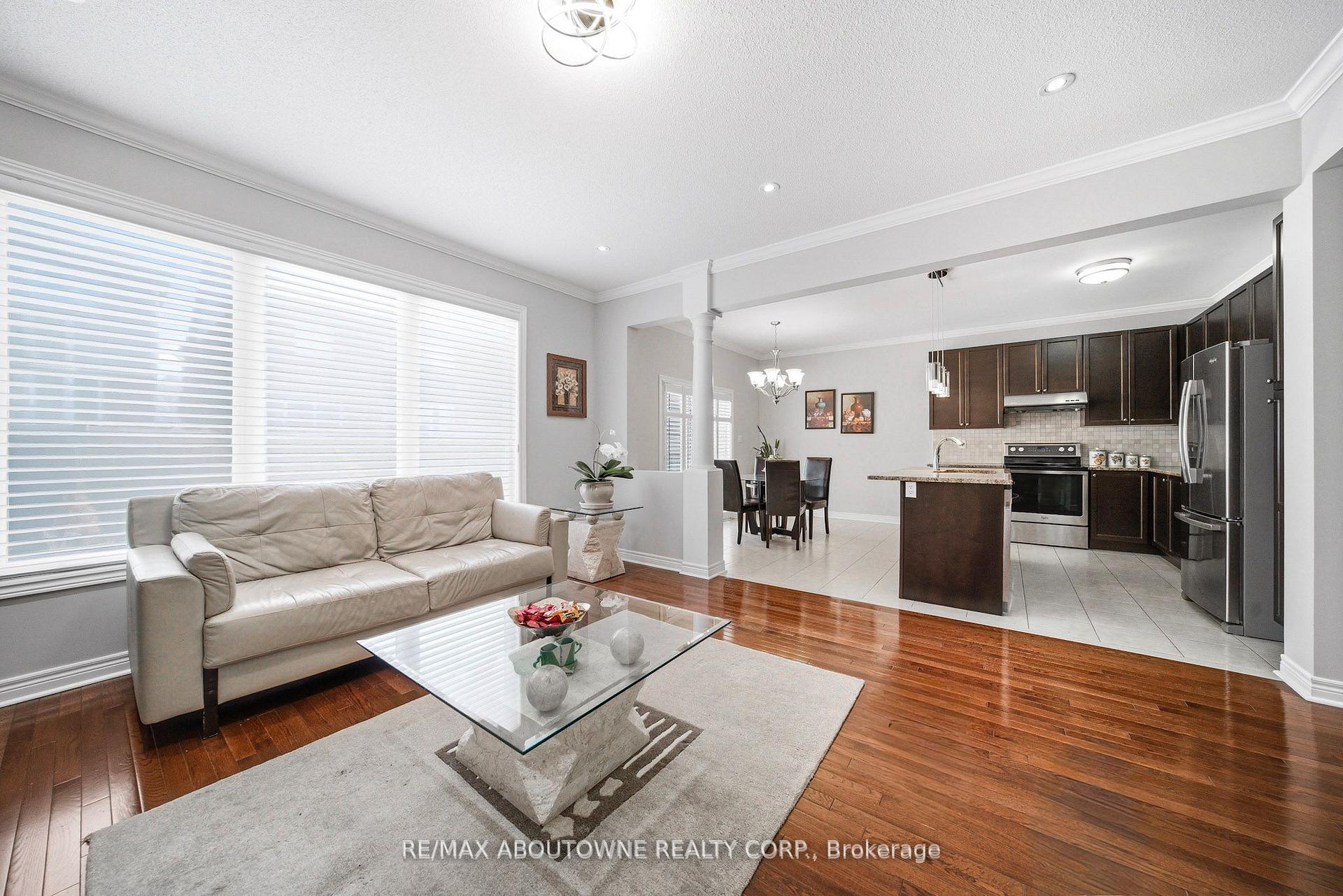 Photo 12 of 884 Stoutt Crescent, Milton, Coates — HOMEH
