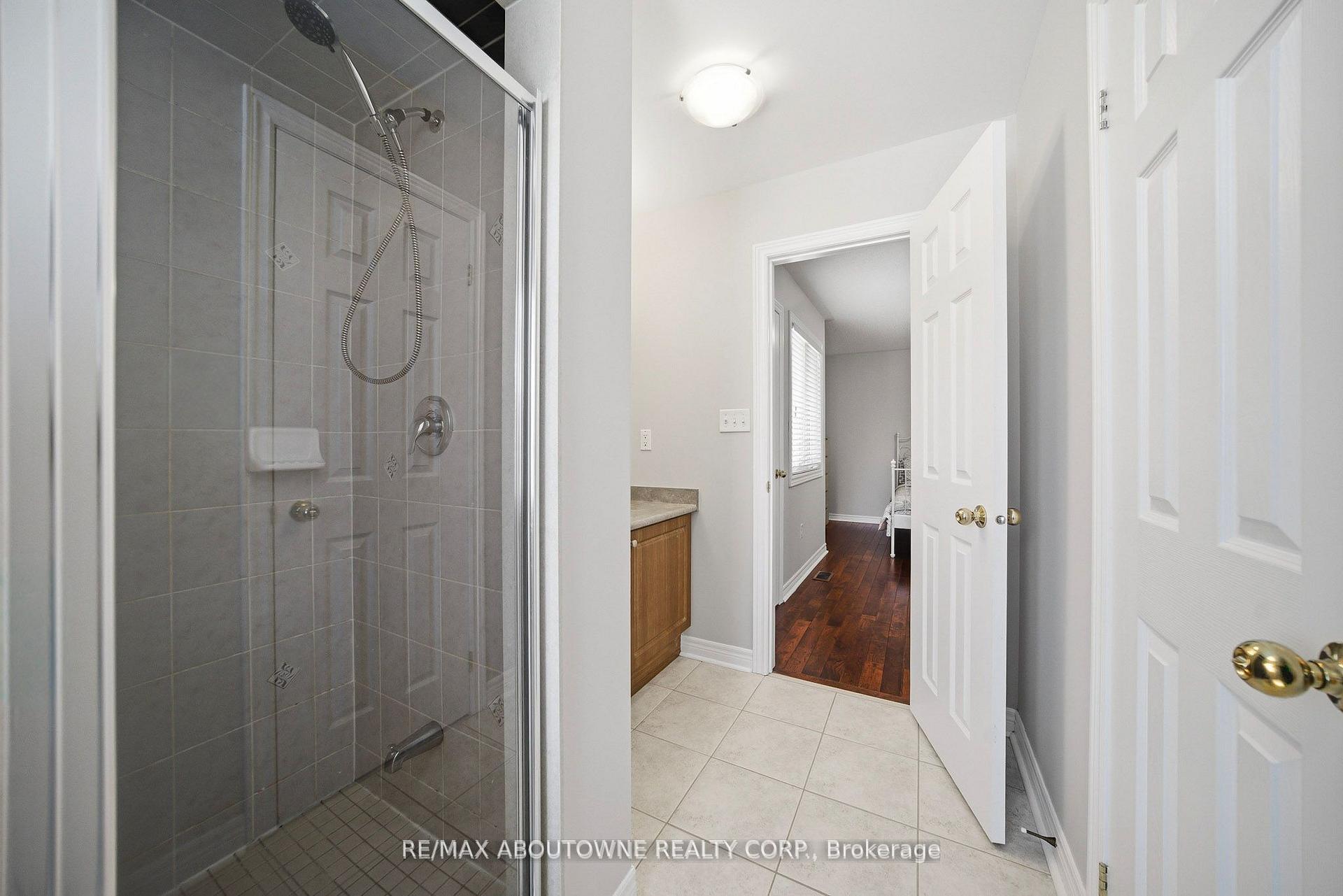 Photo 24 of 884 Stoutt Crescent, Milton, Coates — HOMEH