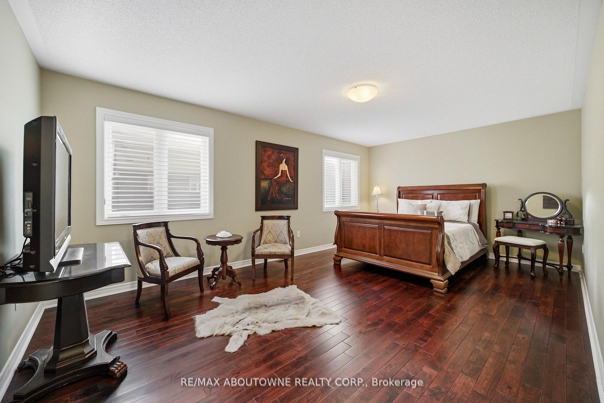Photo 30 of 884 Stoutt Crescent, Milton, Coates — HOMEH
