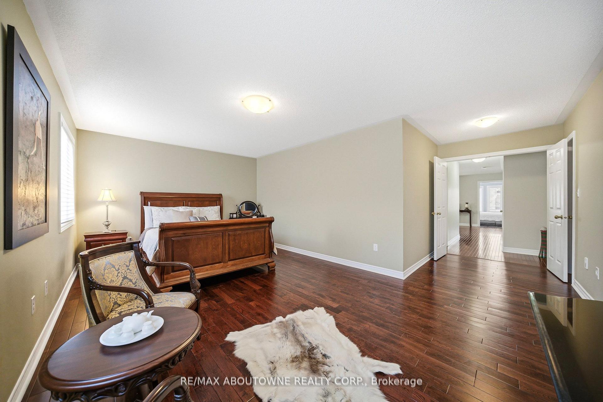 Photo 31 of 884 Stoutt Crescent, Milton, Coates — HOMEH