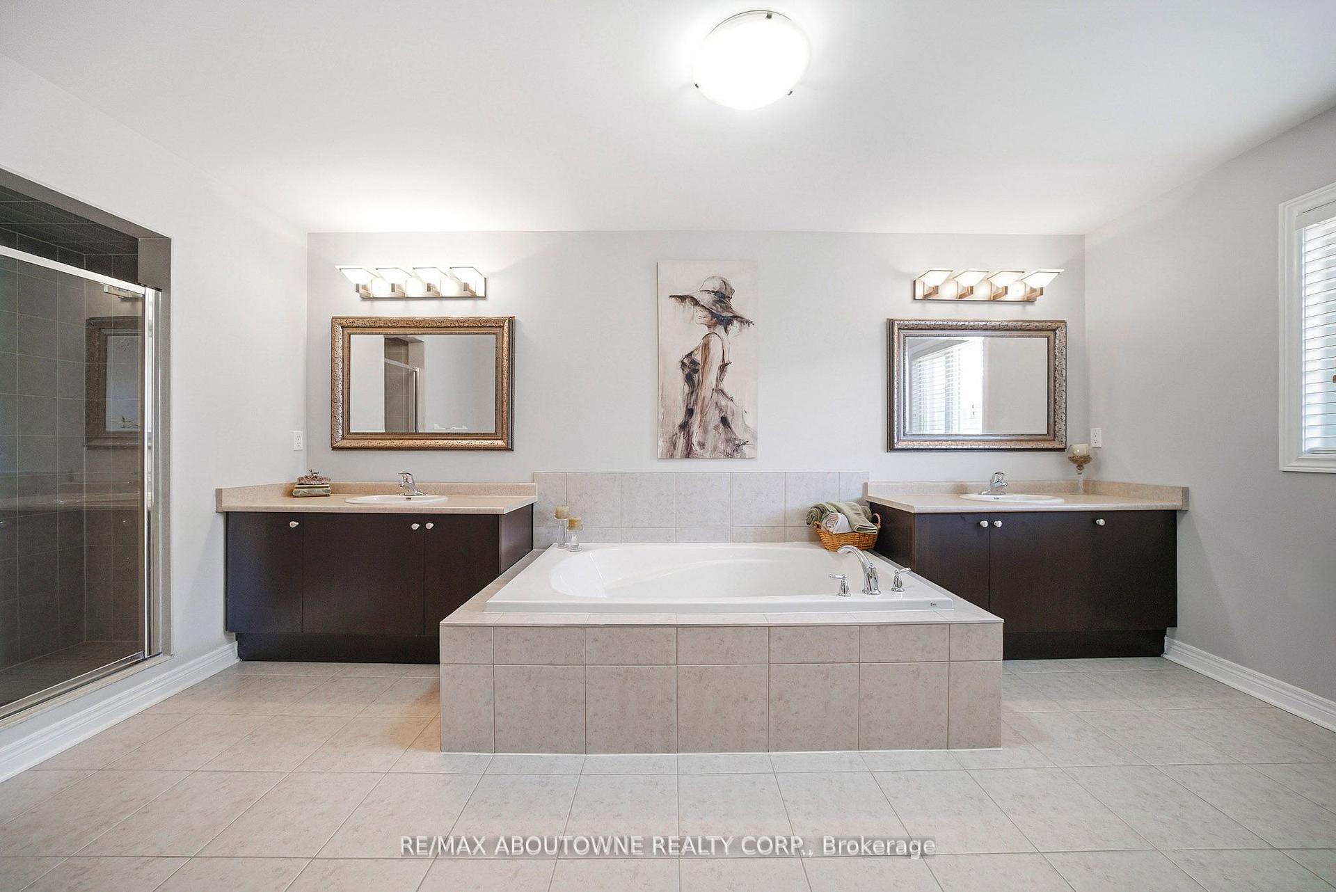Photo 33 of 884 Stoutt Crescent, Milton, Coates — HOMEH