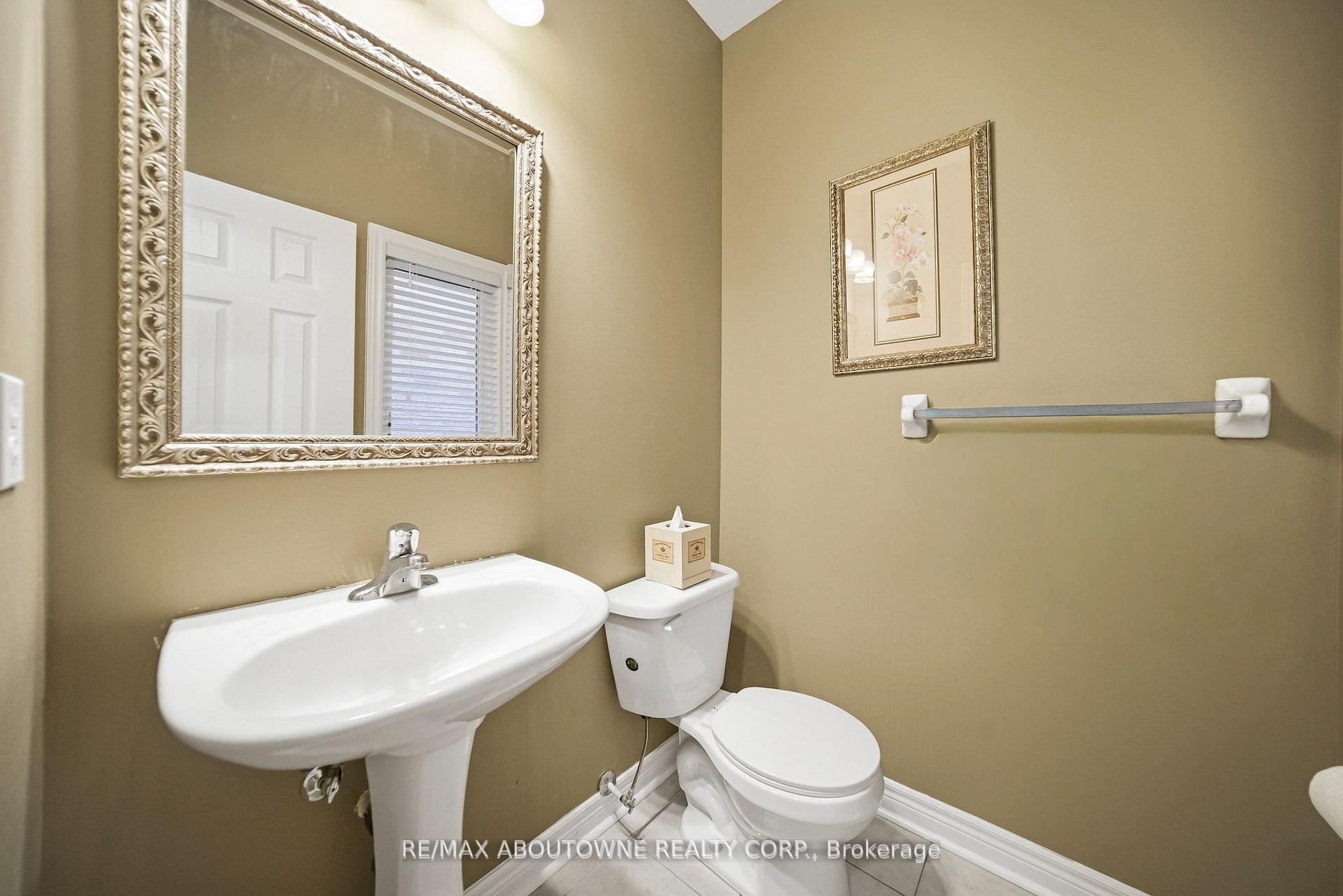 Photo 36 of 884 Stoutt Crescent, Milton, Coates — HOMEH