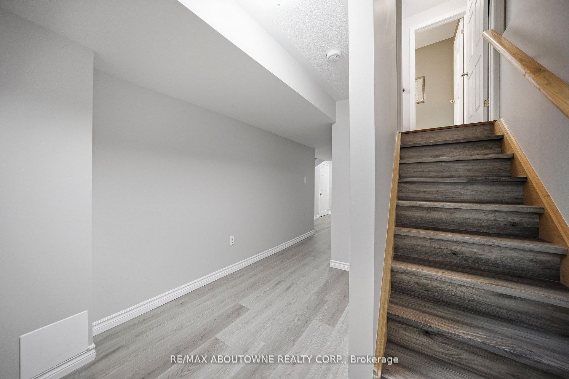 Photo 37 of 884 Stoutt Crescent, Milton, Coates — HOMEH