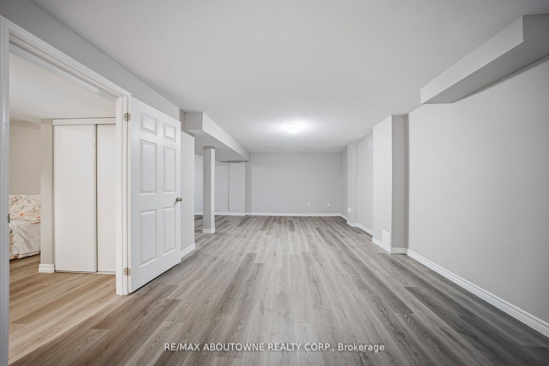 Photo 38 of 884 Stoutt Crescent, Milton, Coates — HOMEH