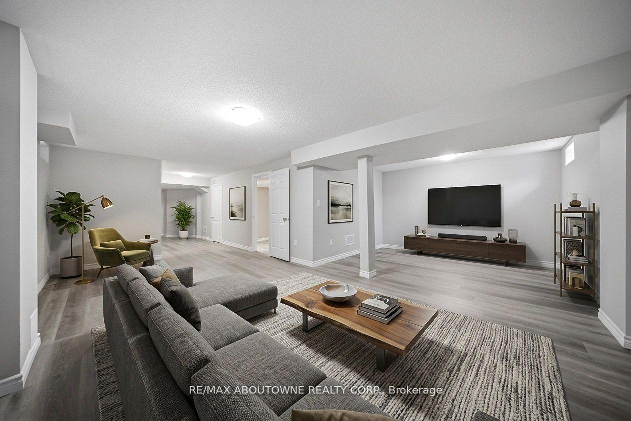 Photo 42 of 884 Stoutt Crescent, Milton, Coates — HOMEH