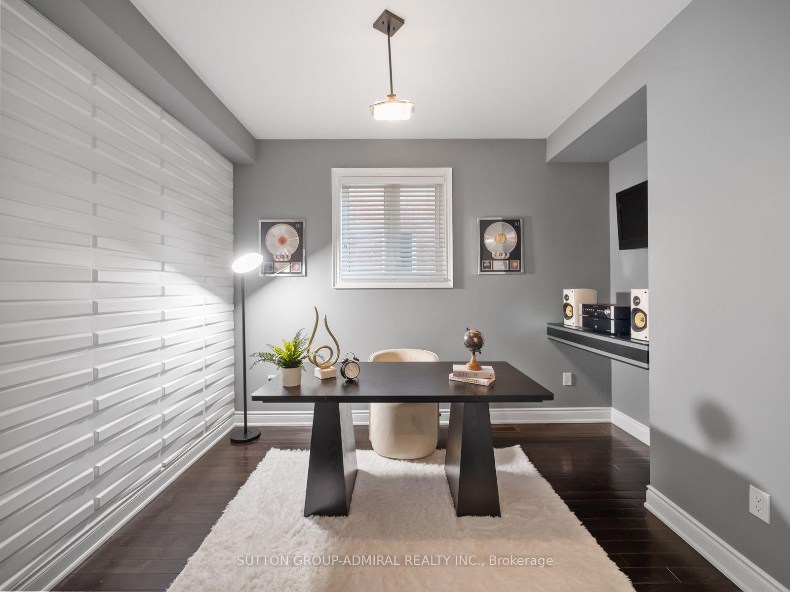 Photo 4 of 187 John Davis Gate, Whitchurch-Stouffville, Stouffville — HOMEH