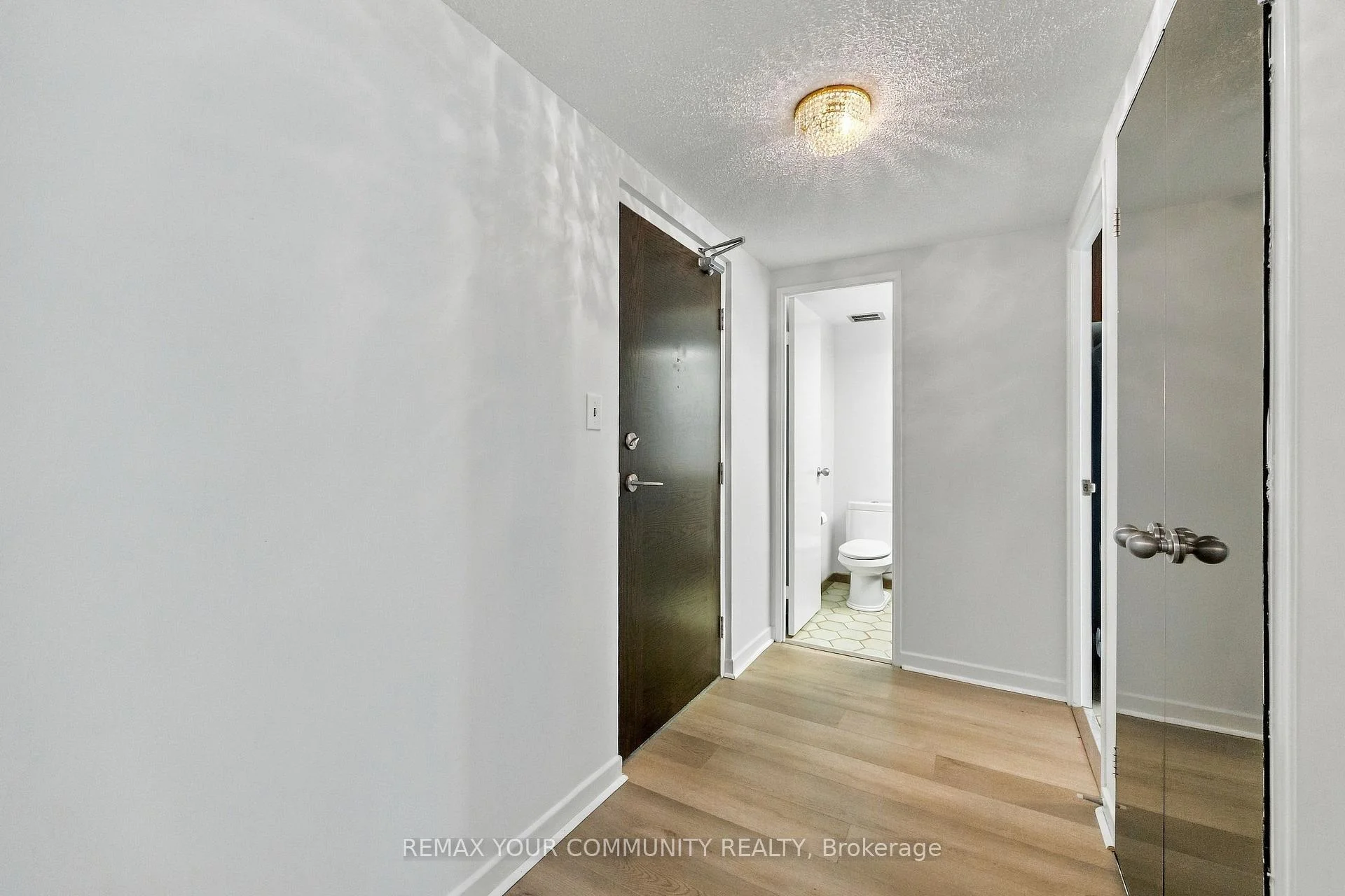 Photo 6 of Unit 410, 349 St Clair Avenue W, Toronto, Casa Loma — HOMEH