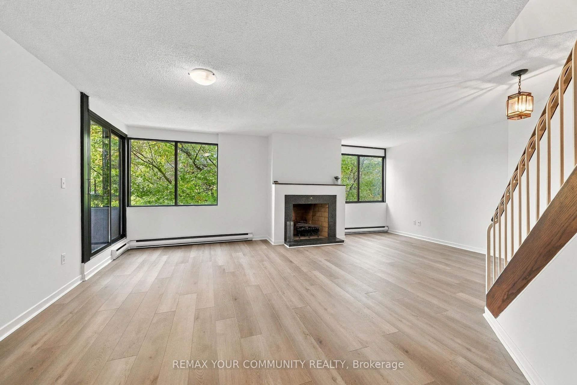 Photo 7 of Unit 410, 349 St Clair Avenue W, Toronto, Casa Loma — HOMEH